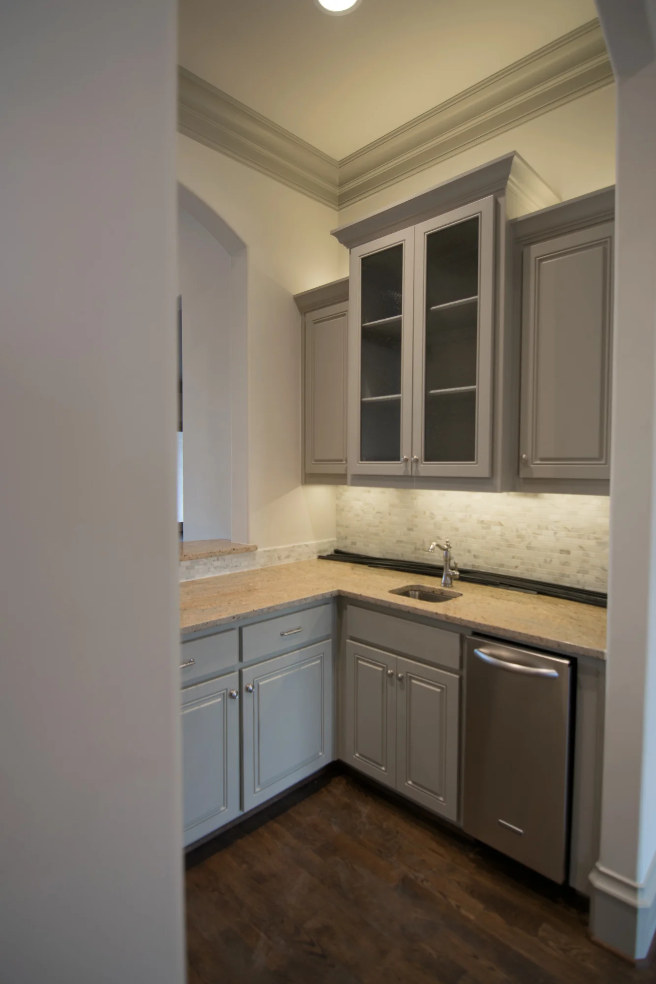 3626 Broadmoor MLS (12 of 19).jpg