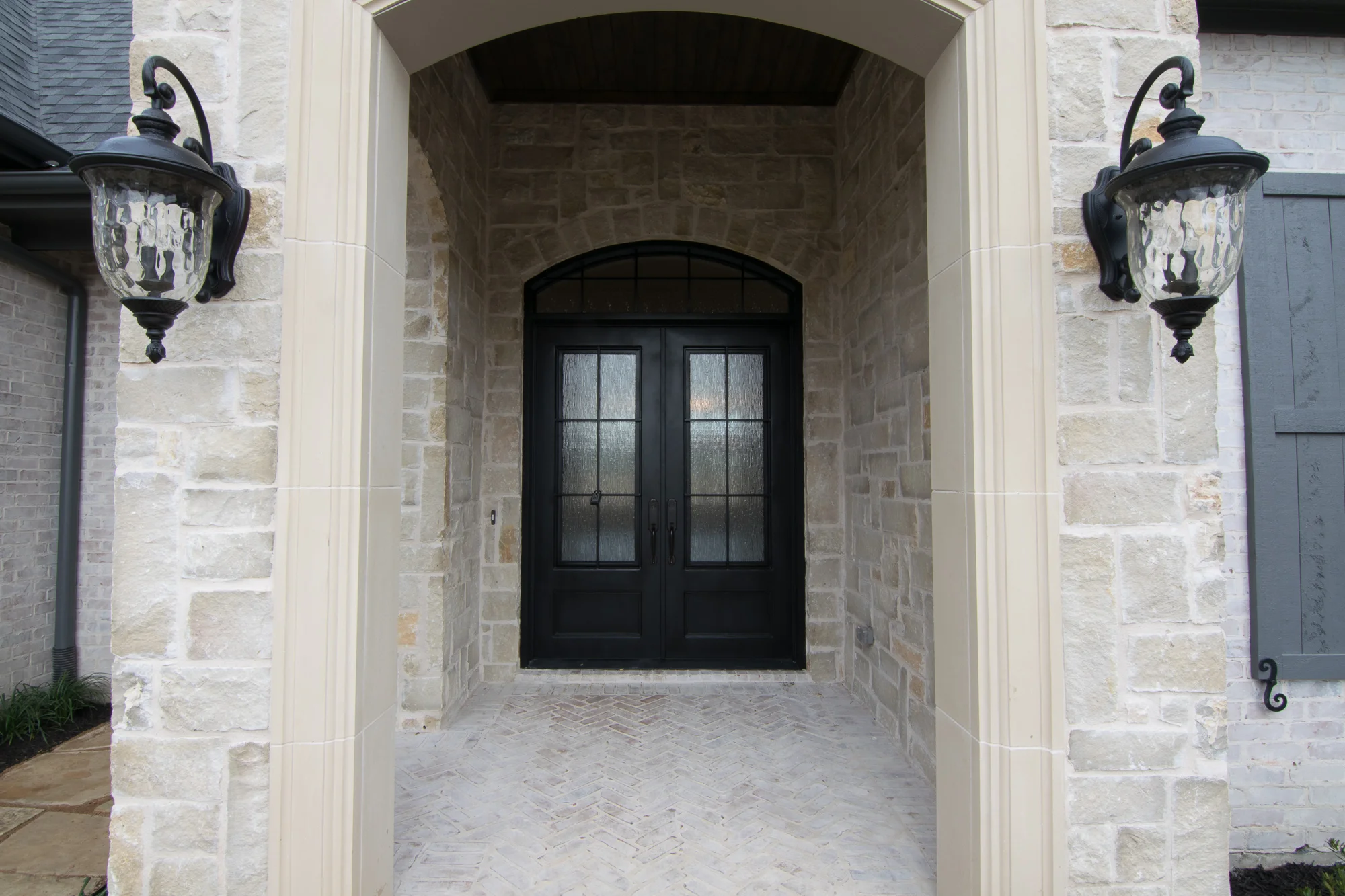 3626 Broadmoor MLS (17 of 19).jpg