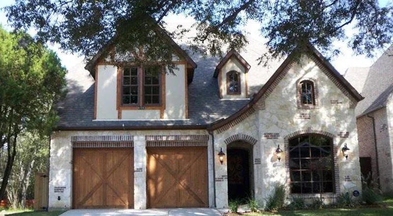 6155 Belmont Featured Image.jpg