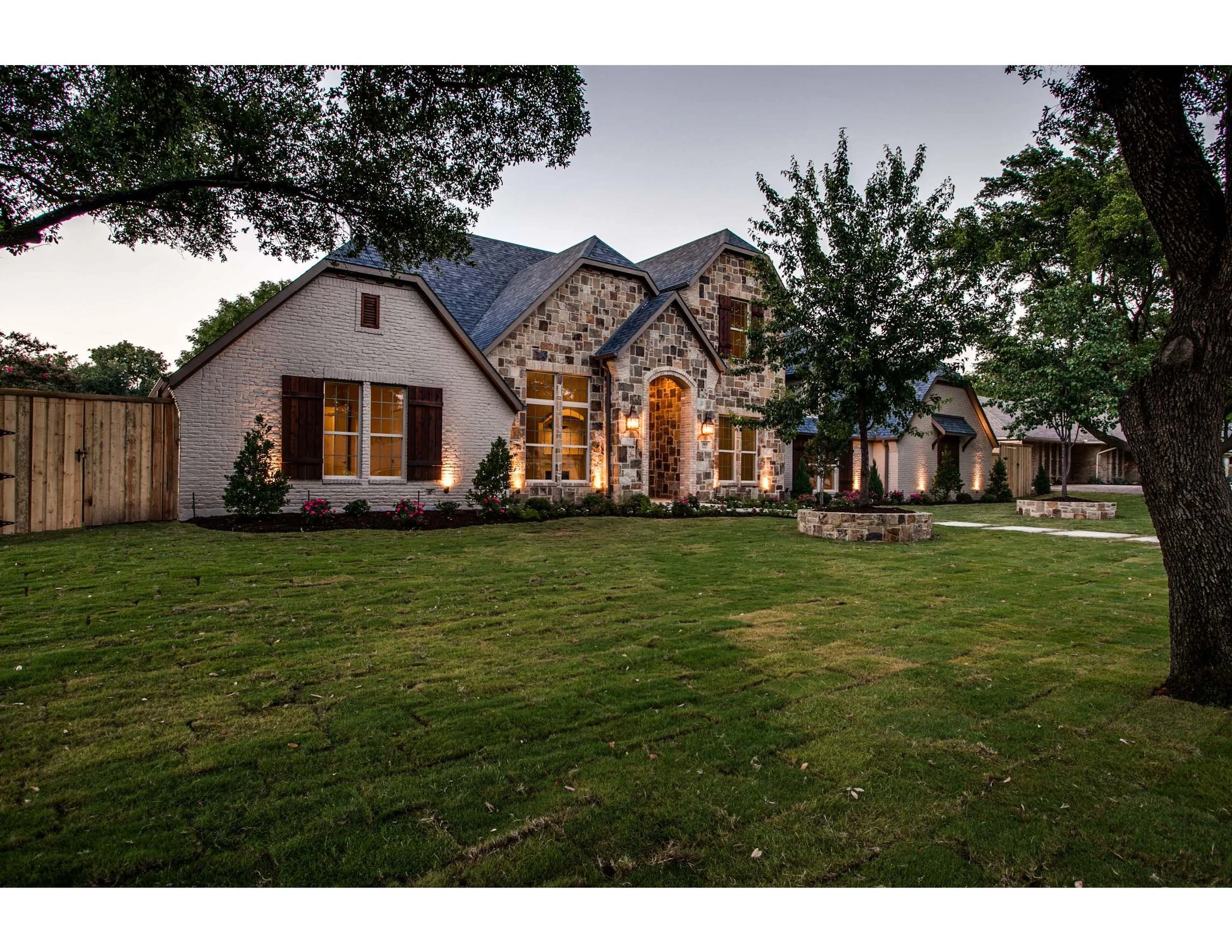 3909 Hockaday new - Exterior 2.jpg