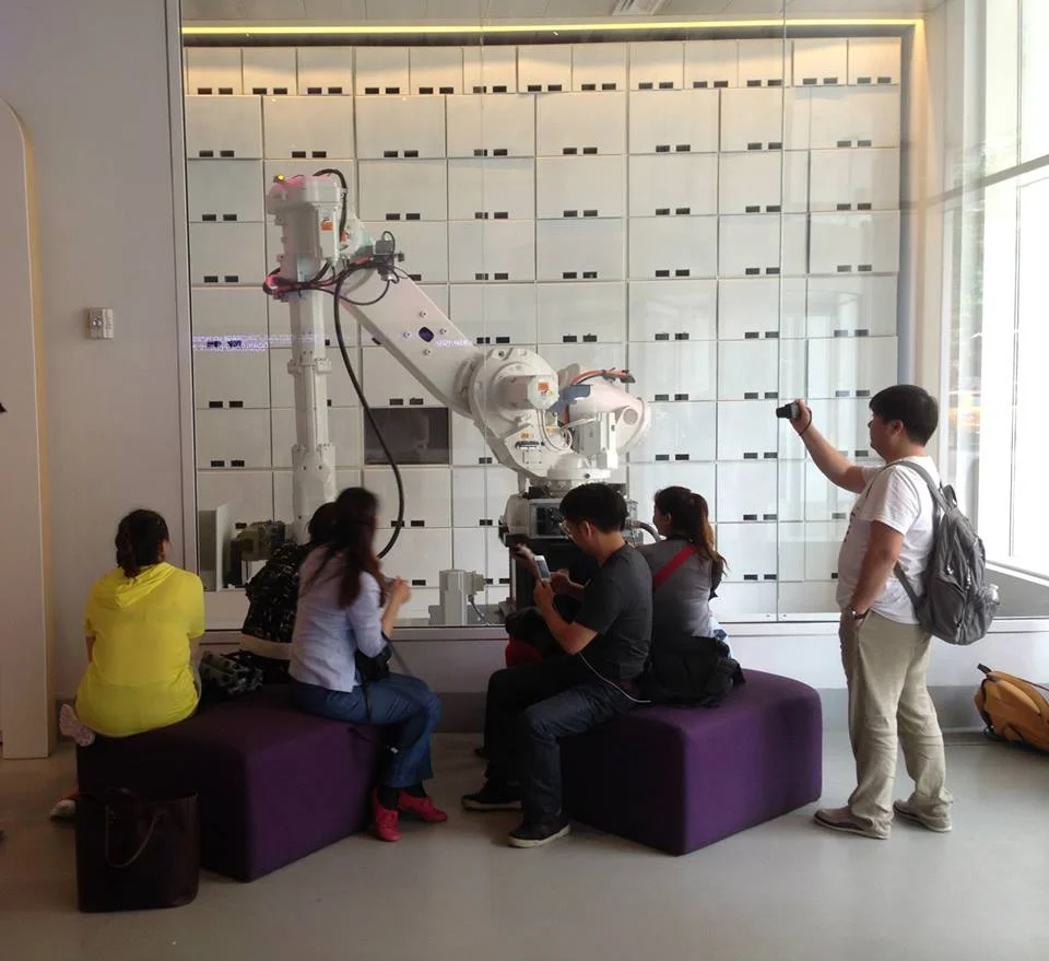 Yotel-gets-visit-from-China-designers.jpg