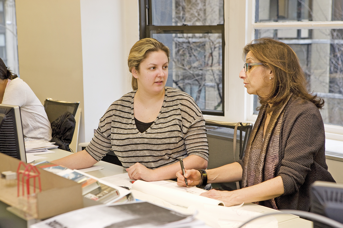 nysid-graduate-center--instructor--student-in-studio_16804982465_o[1].jpg