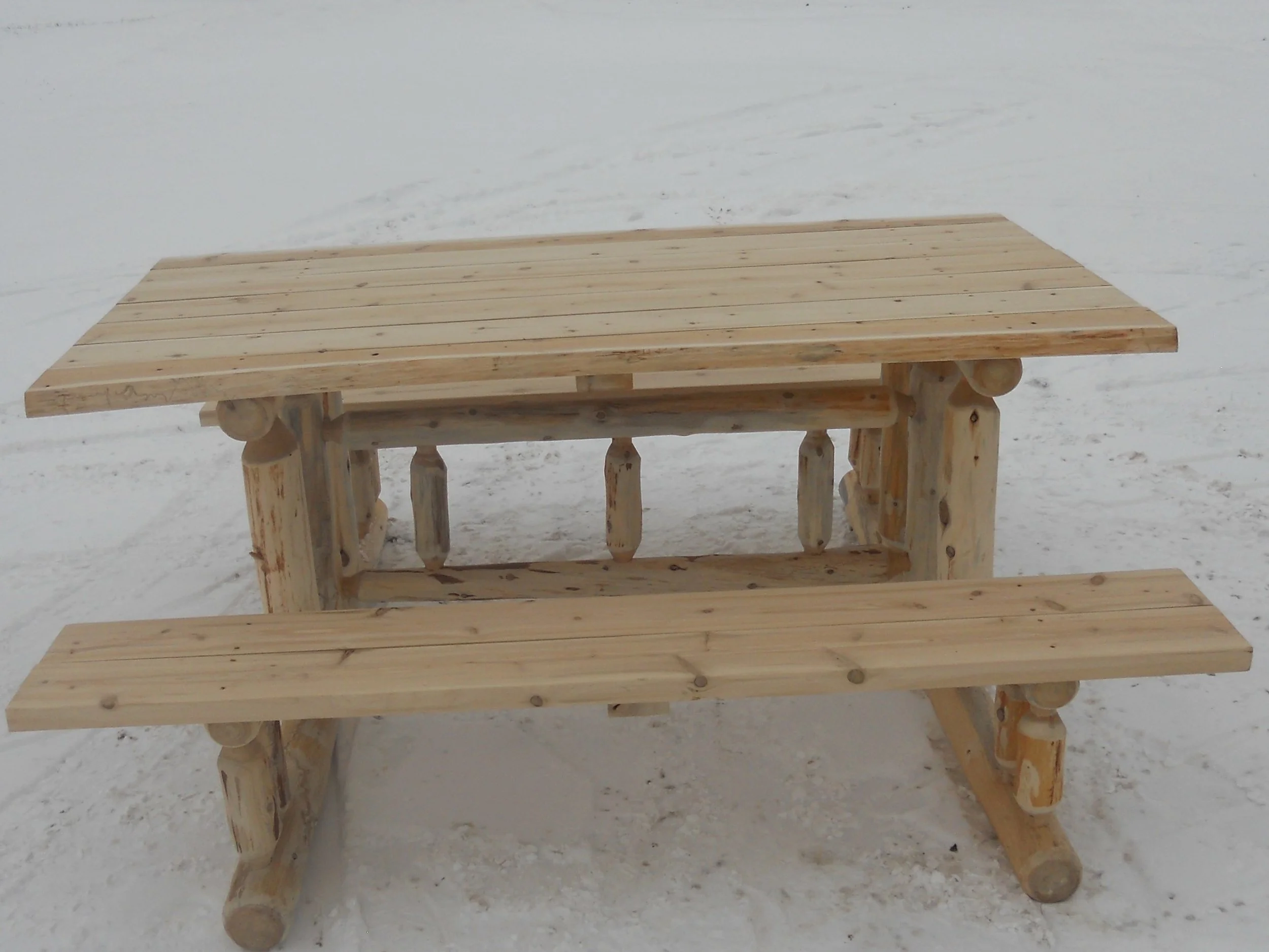 logpicanictable.jpg