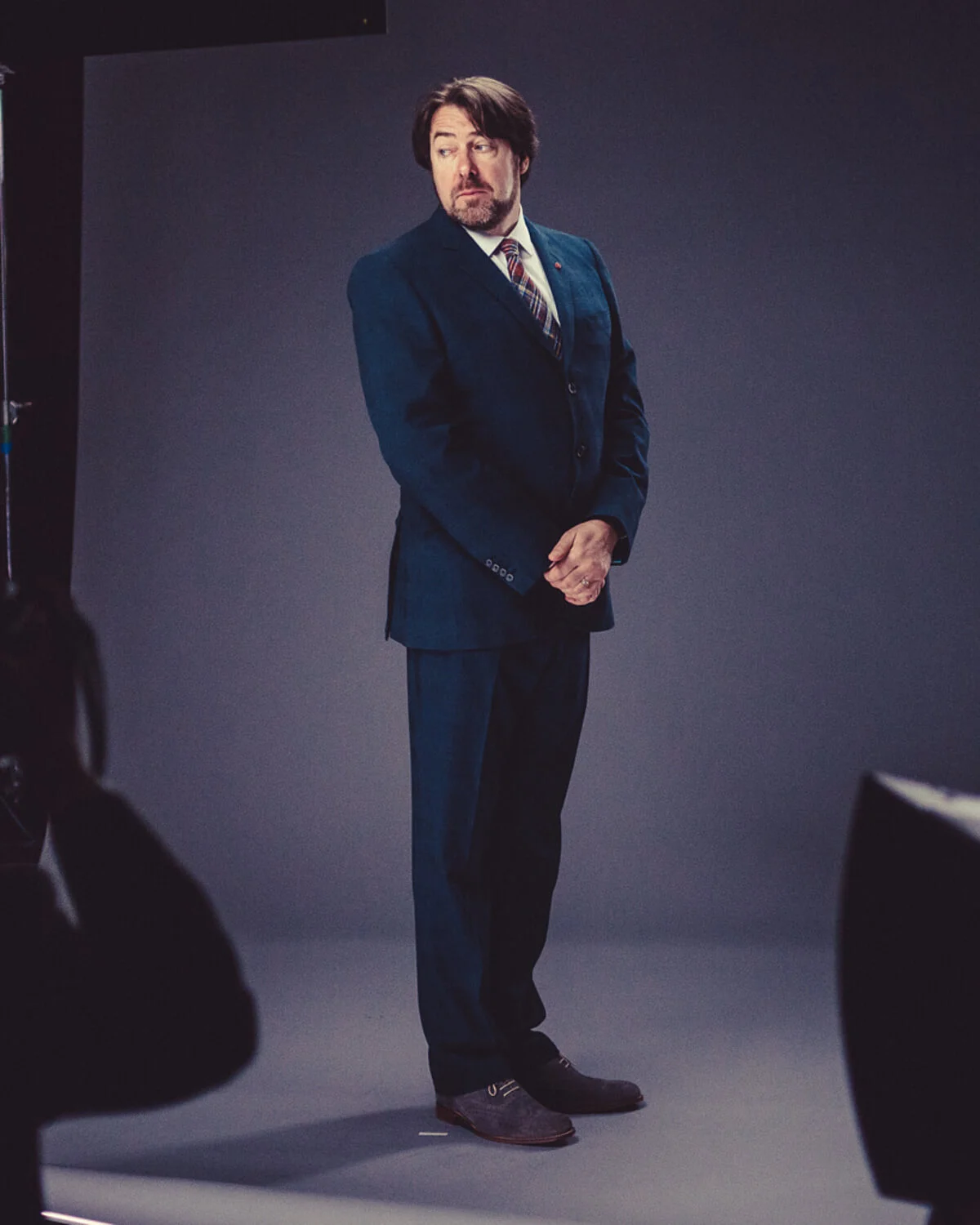 portrait photographer Tim Cole shoots Jonathan Ross