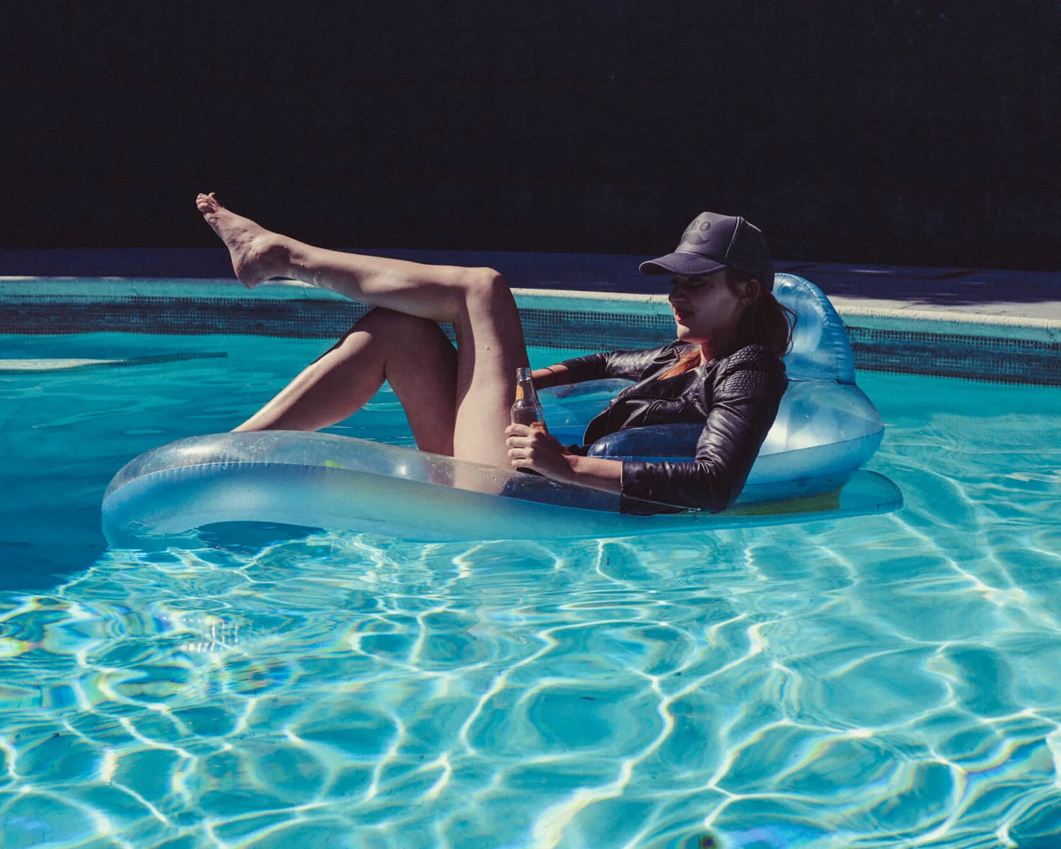 lifestyle photographer Tim Cole shoots girl in the pool