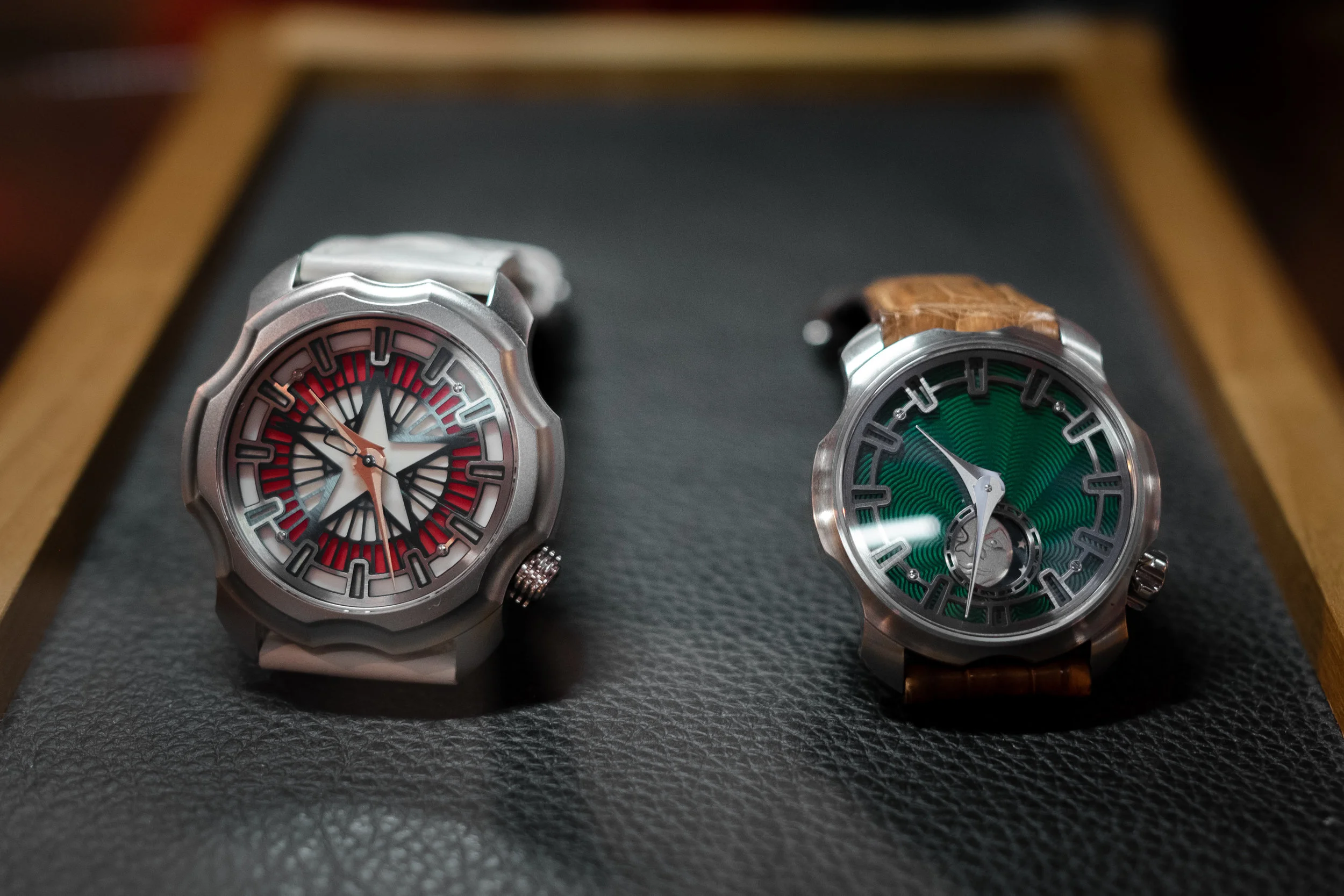 Two Sarpanevas - K0 Daredevil Dusk (left) and K0 Northern Stars (right)