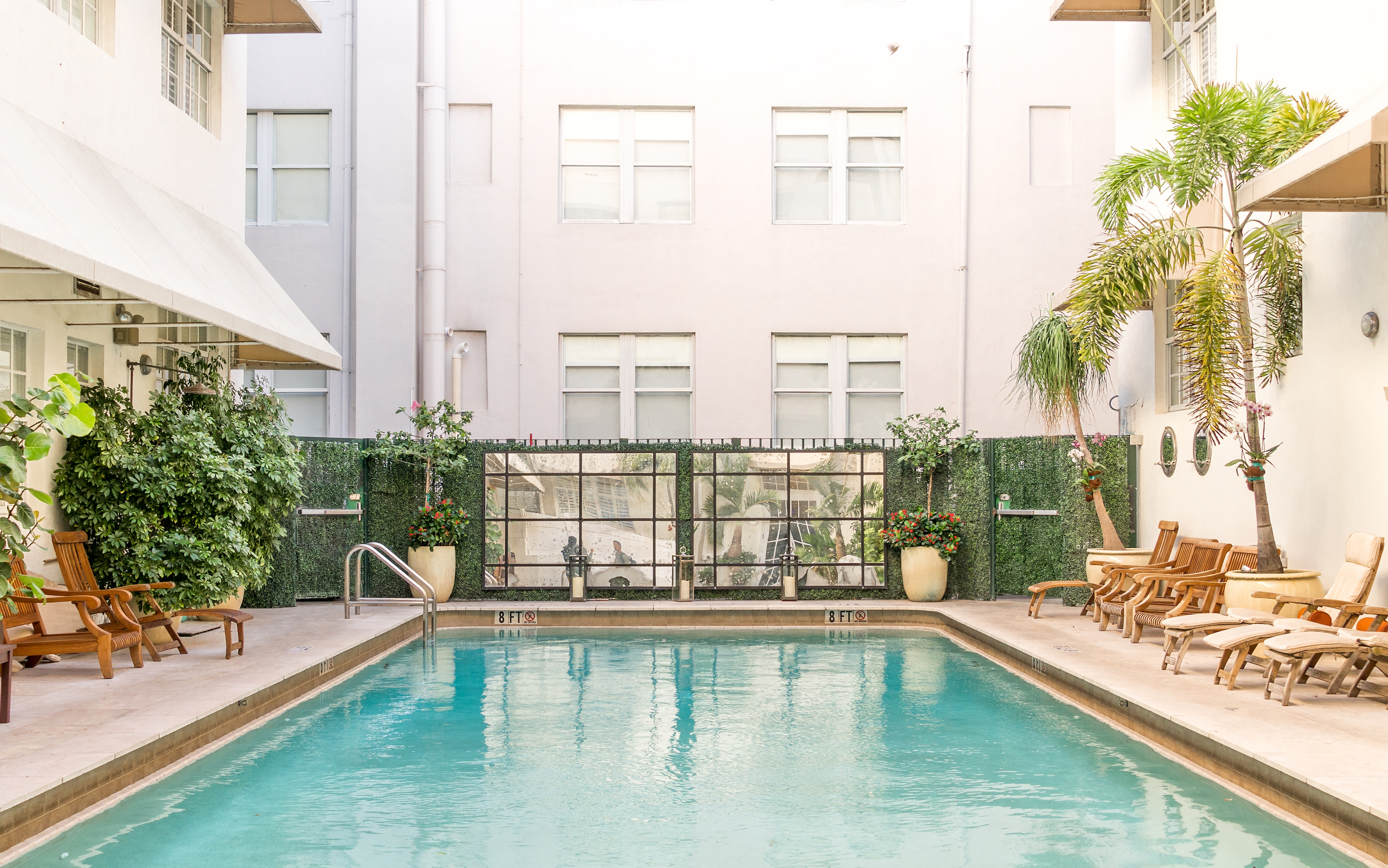The courtyard pool in the Colonial wing