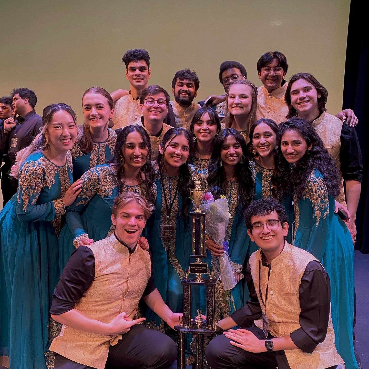 Last weekend, Dhamakapella traveled all the way to sunny Davis, California to compete at our second bid competition for All-American Awaaz, @davisdhwani. We are so proud to announce that we placed FIRST, bringing home🥇DHA GOLD🥇once again!

We also 