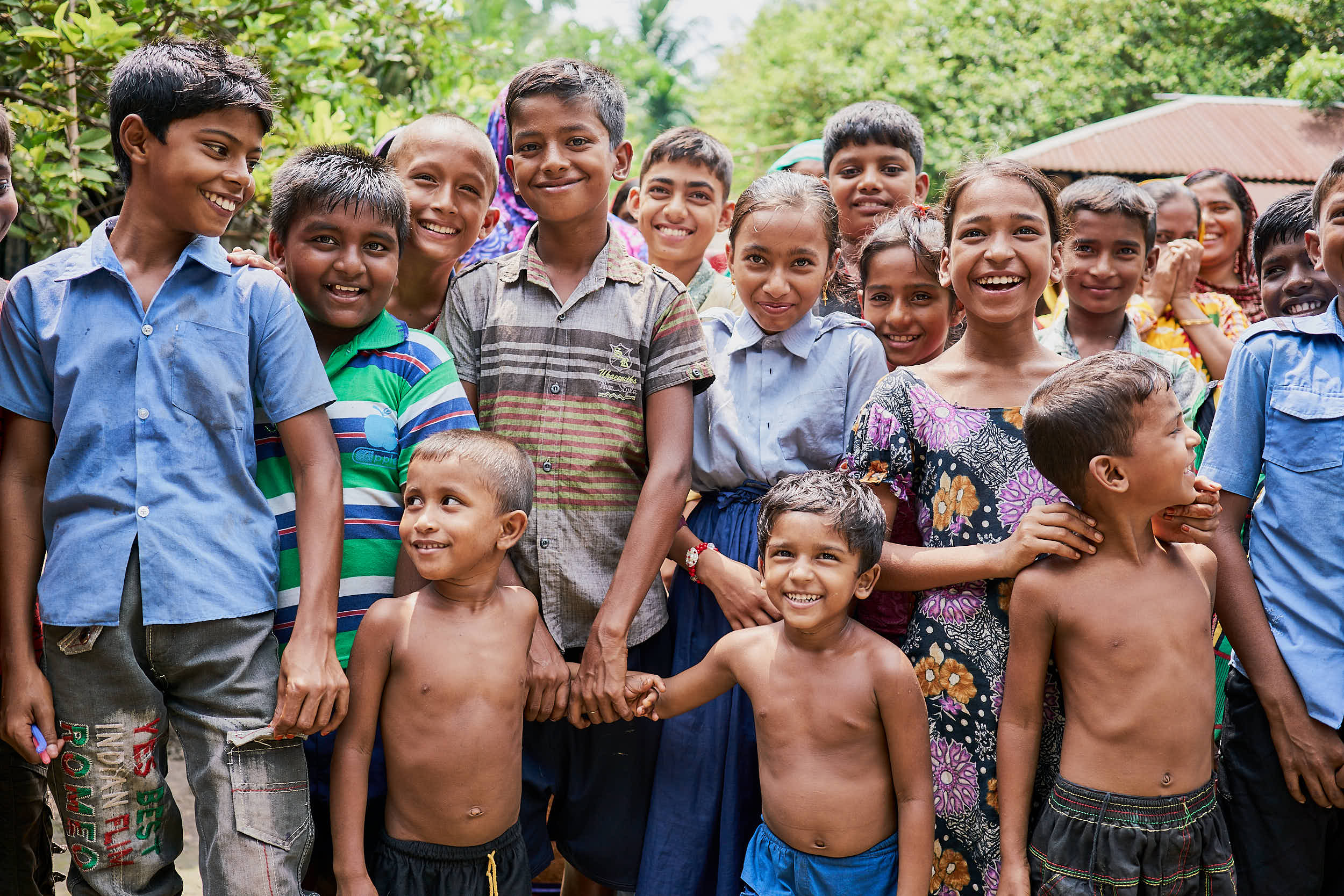 访问孟加拉国南部靠近印度边界的一个供水项目和学校️贝内迪克特·富尔曼