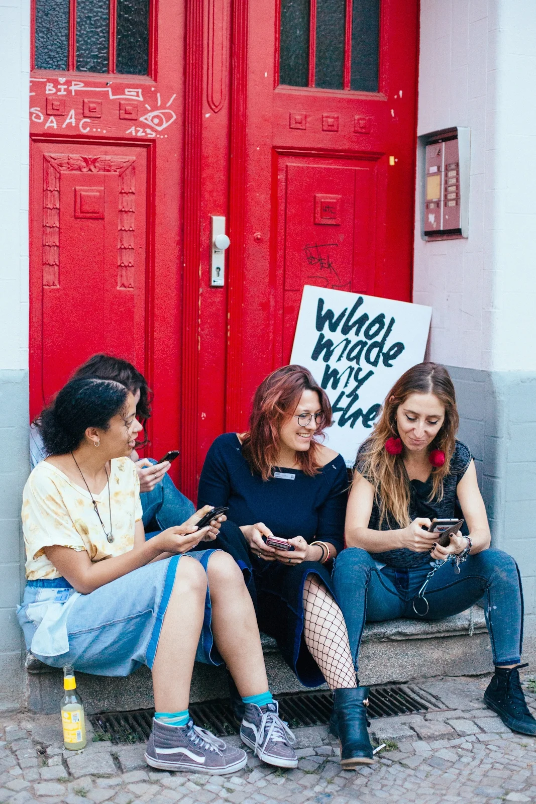 Fashion Revolution Social Media Team at work / ©️Cherie Birkner