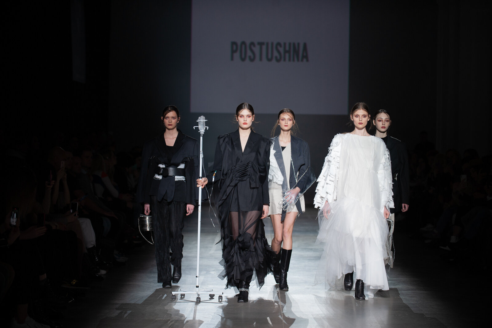 postushna-fashion-designers-ukraine.jpg＂>
                 </noscript>
                 <img class=