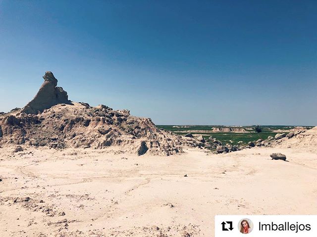 Exploring the badlands!

#Repost @lmballejos with @get_repost
・・・
~all along the medicine root trail~