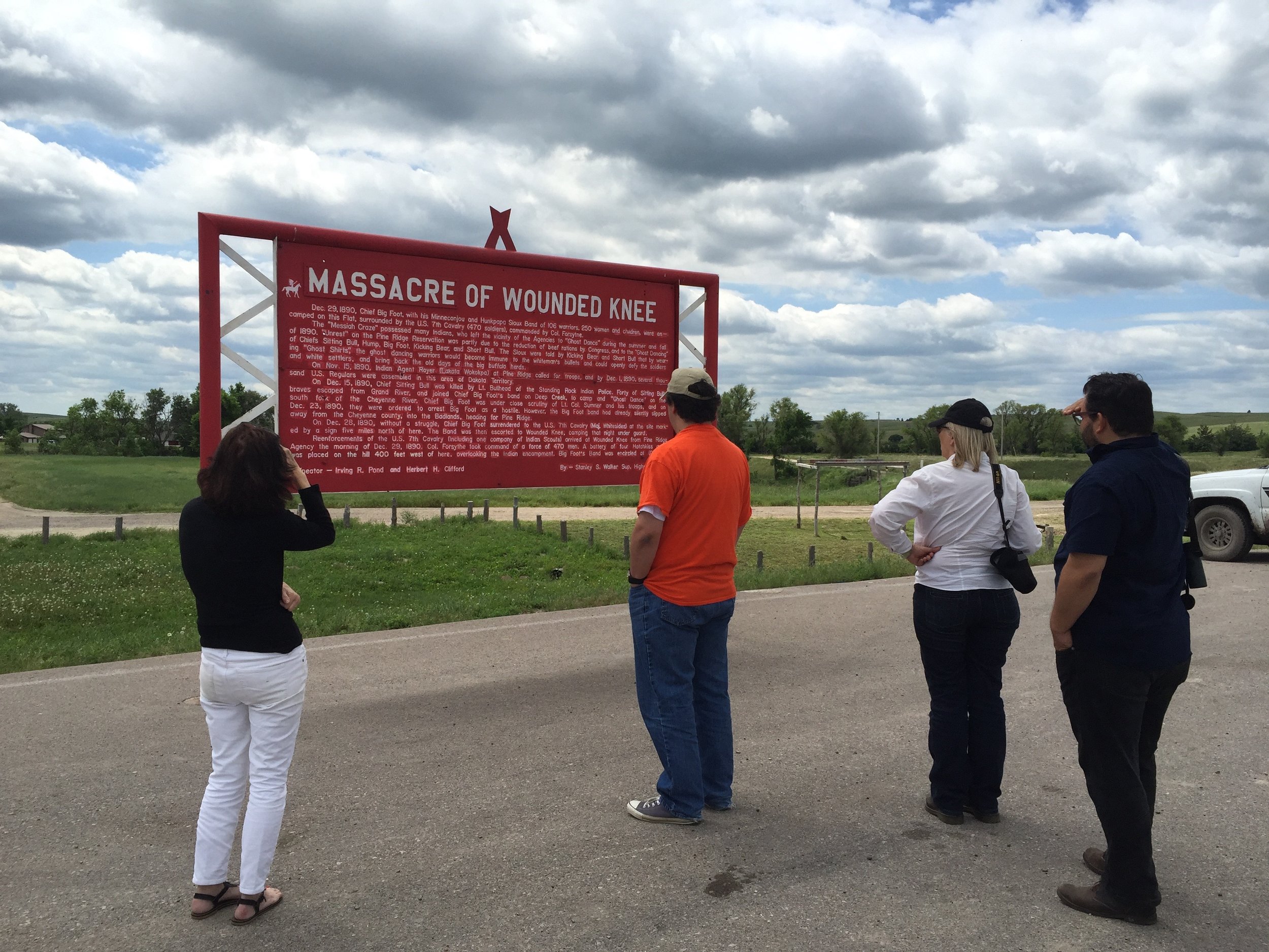  Artists visit Wounded Knee Massacre site 