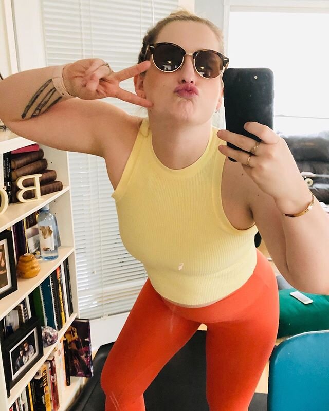 Bringing my own sunshine today!💛🧡
.
Wearing all the colour is something I have become kind of known for! To the point if I wear black, clients and students think I look different and not like me! Yes I do own and wear black leggings, but they defin