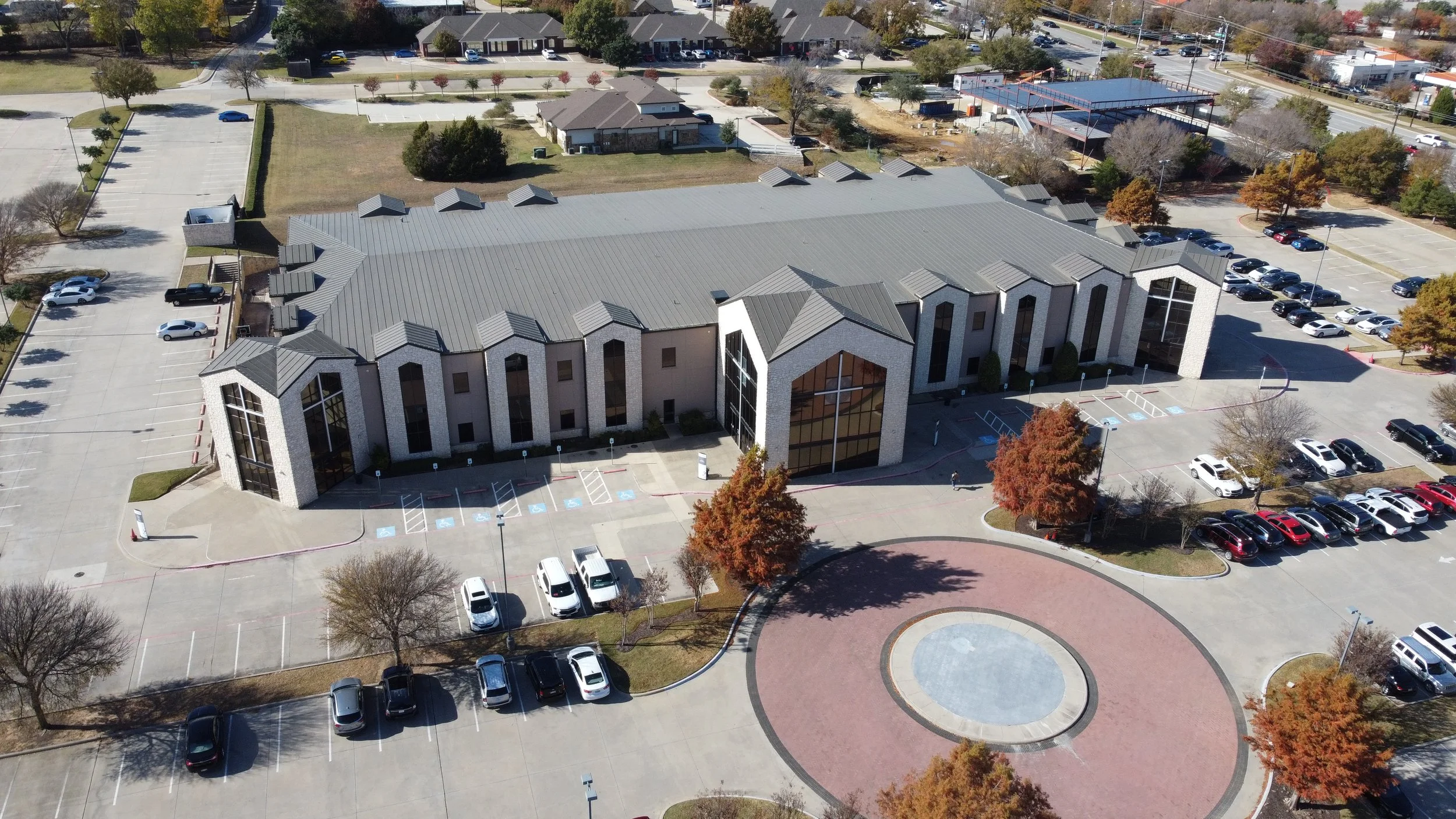      

 
    BUYERS’ SERVICES   There isn’t a single component of a building creates more concern for a new owner than its roof. Almost all owners have purchased a building only to find a short order that the roof leaks or worse yet, needs to be repl