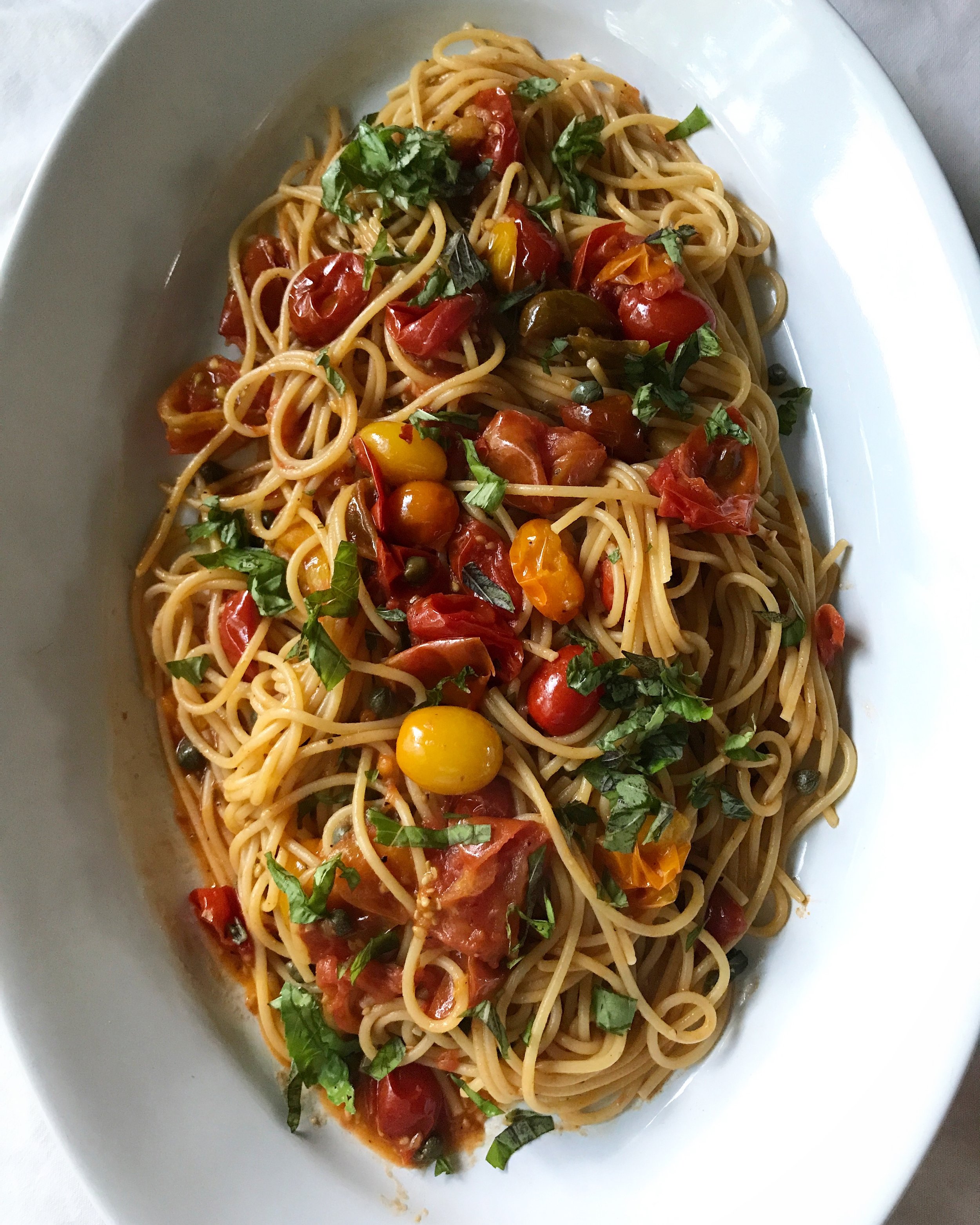 PASTA WITH FRESH TOMATOES