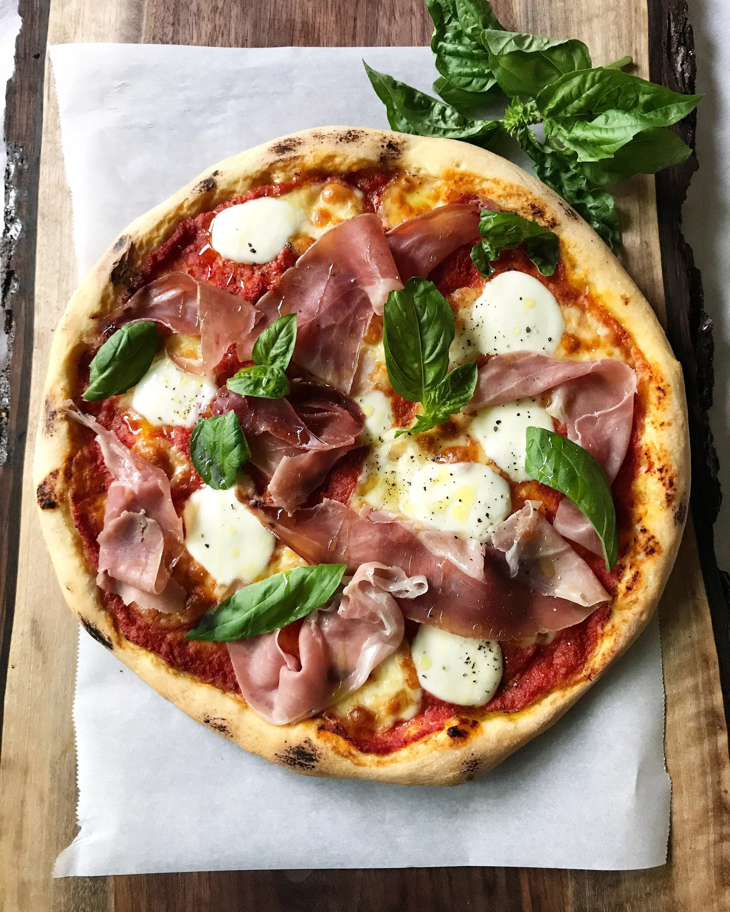 PIZZA WITH PROSCIUTTO