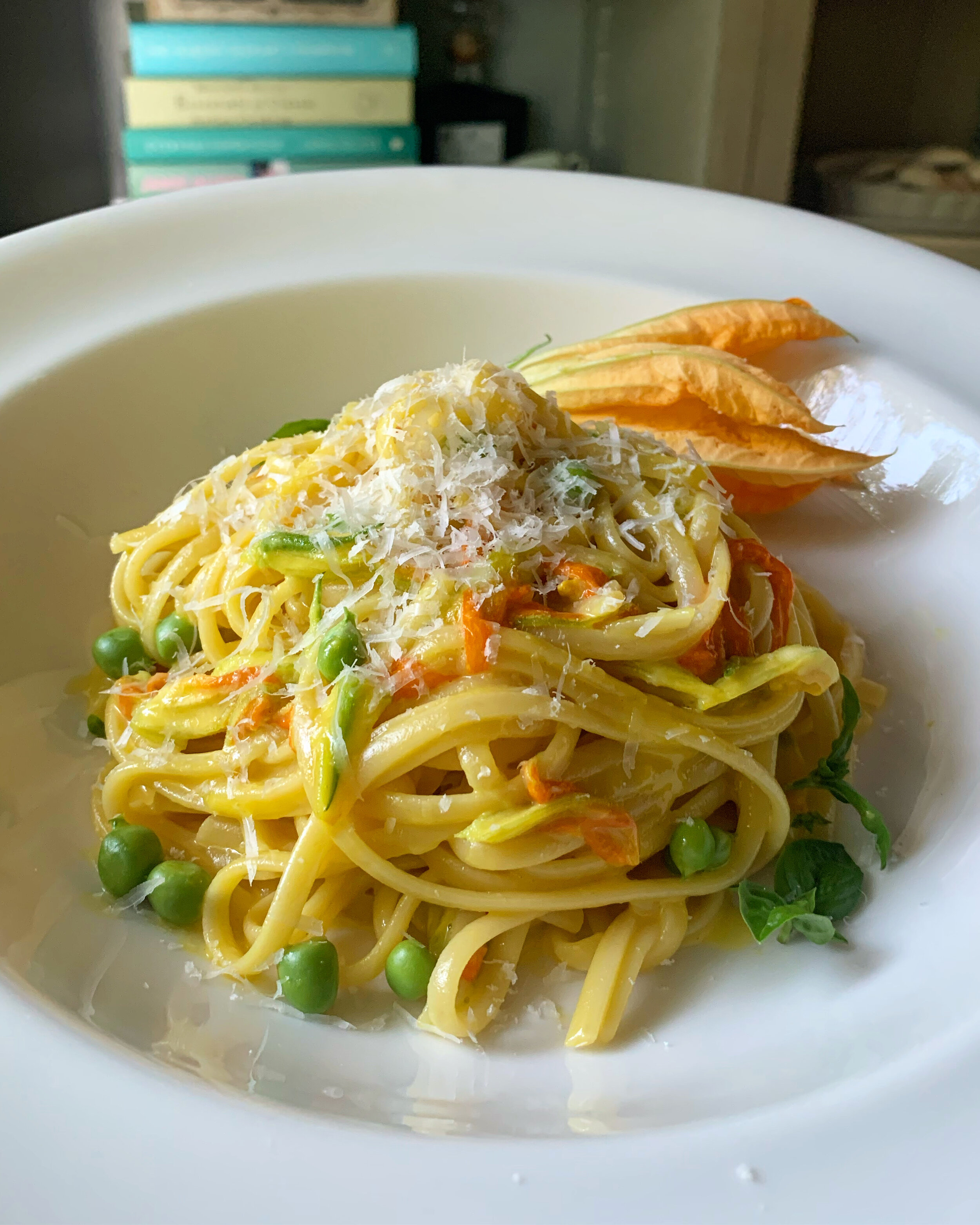 PASTA WITH ZUCCHINI FLOWERS