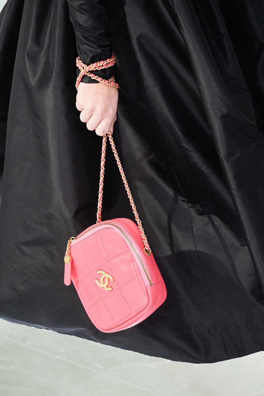 Chanel Diamond Camera Bag Spring/Summer 2020 Collection — Collecting Luxury Chanel Diamond Camera Bag Spring/Summer 2020 Collection — Collecting Luxury
