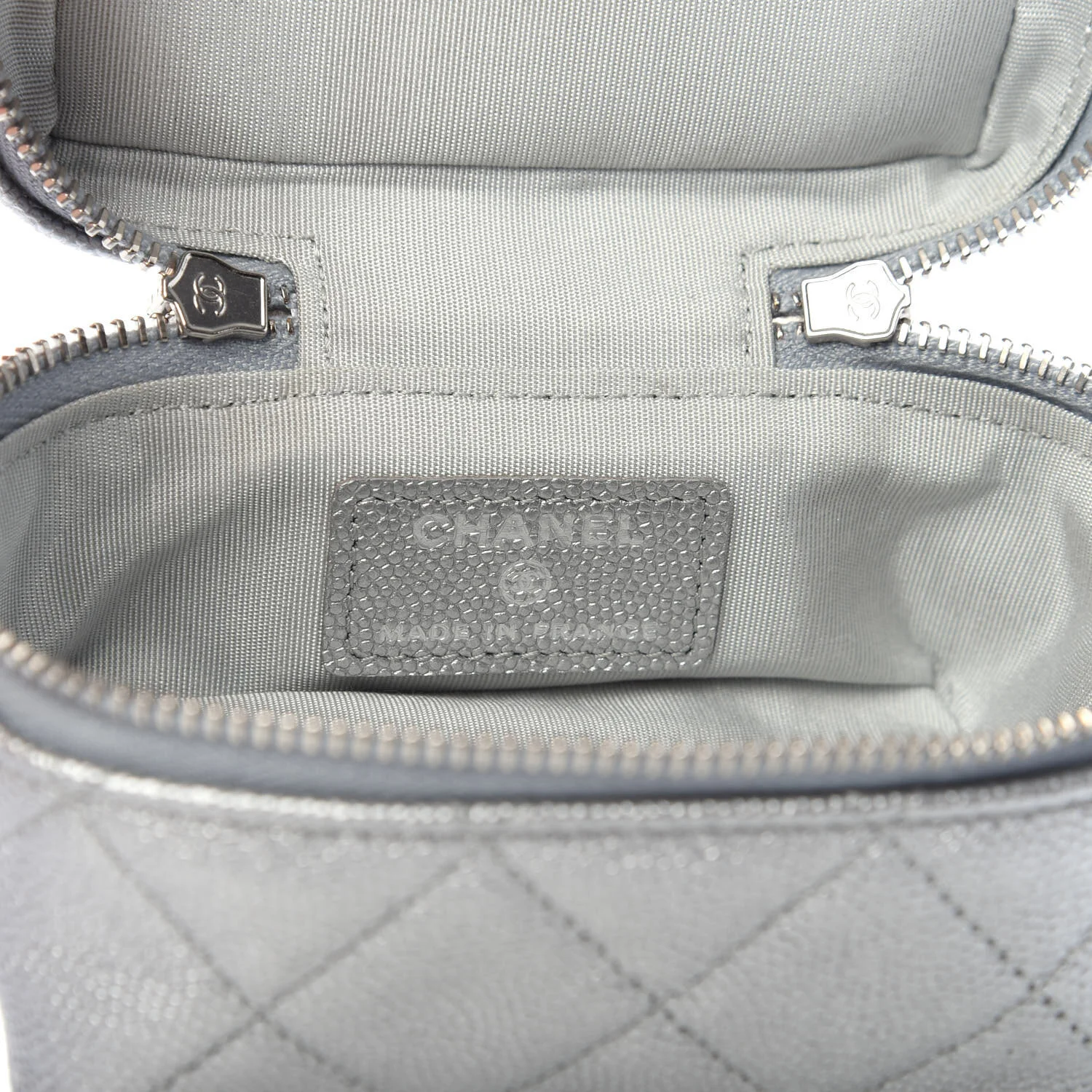 chanel-metallic-caviar-quilted-mini-top-handle-vanity-with-chain-silver-available-for-sale-collectsing-luxury-5.jpg