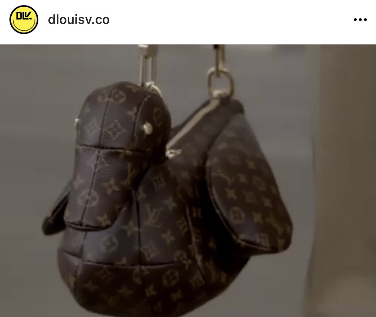 Louis Vuitton launches aeroplane bag that costs US$39,000 - Dimsum Daily