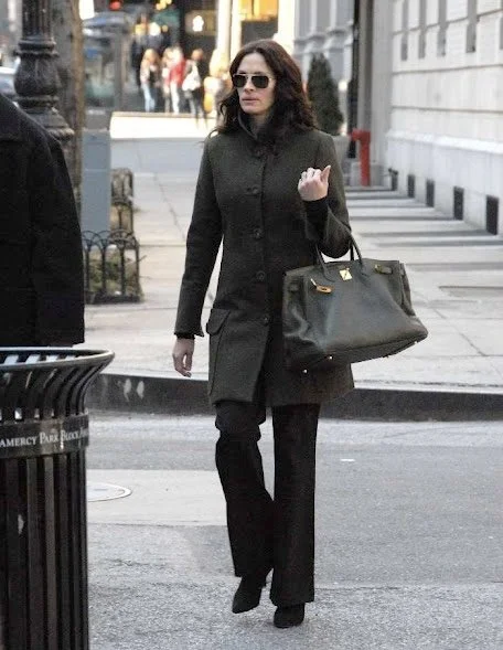 Julia Robert’s with her Hermes Black Birkin Bag