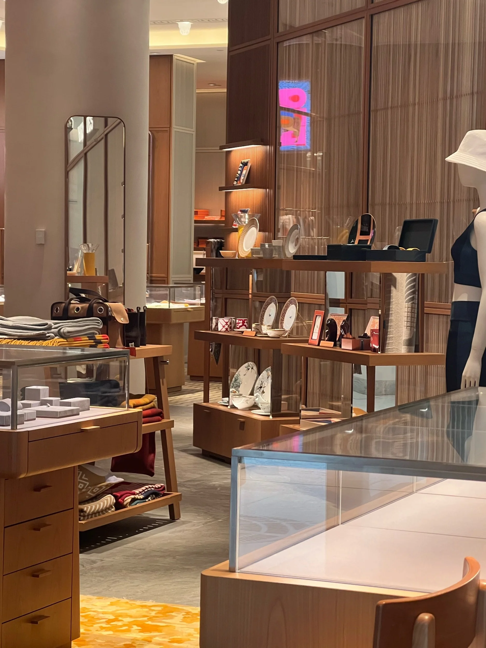 Hermes Montreal Boutique 2023