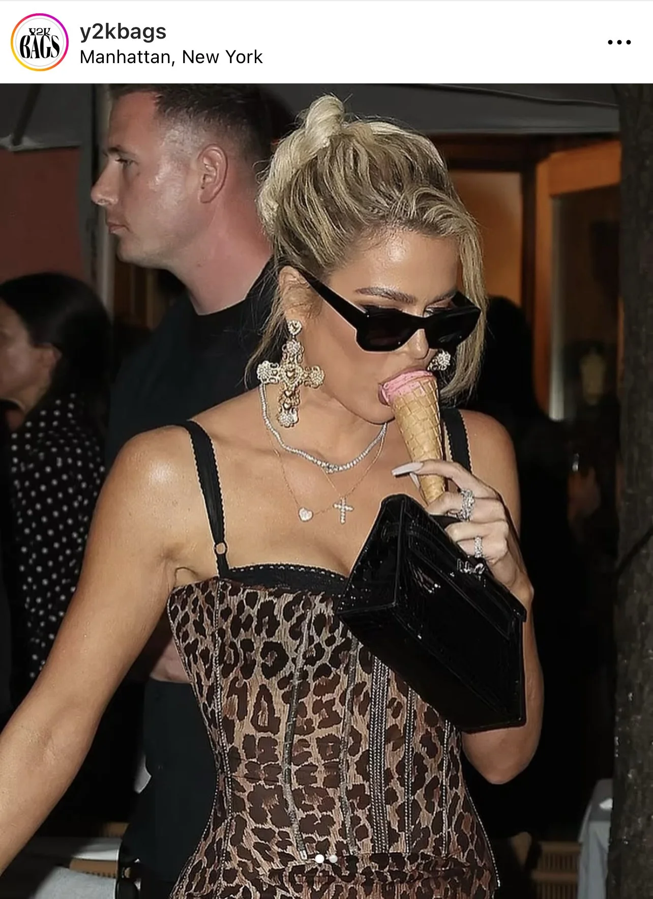 Khloe Kardashian with her Hermes Black Shiny Crocodile Kelly Pochette