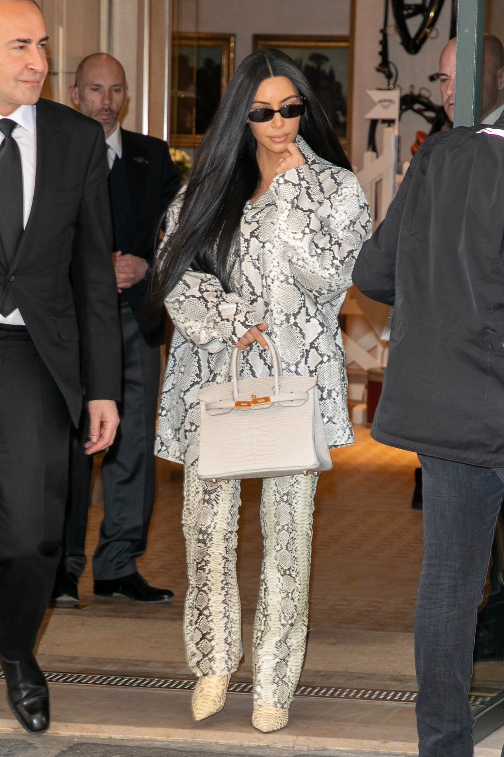 Painting Perioperative period valve Kim Kardashian with her Hermes Craie Birkin Bag — Collecting Luxury