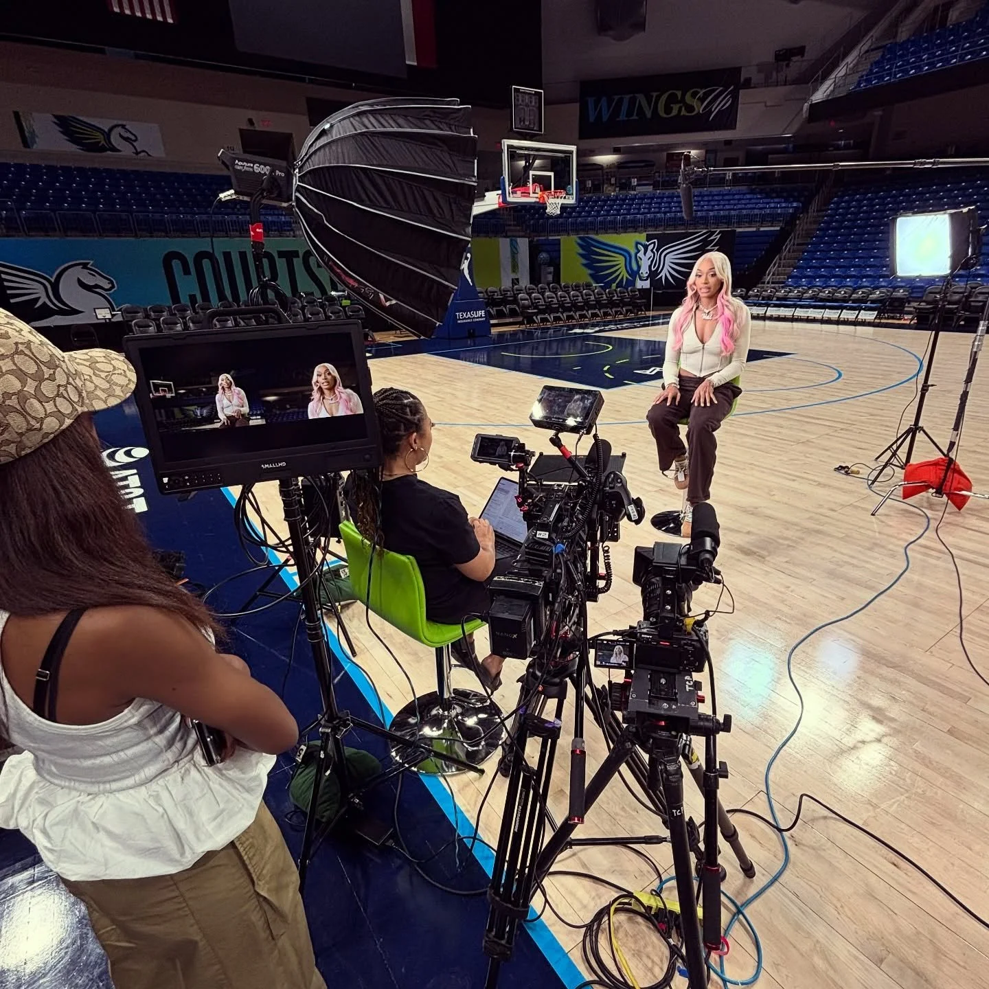 Court-side chat with @dijonai for @espn. @dallaswings @wnba 🏀