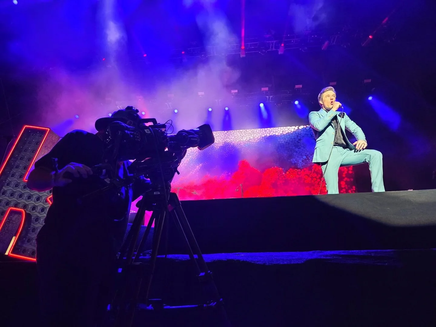 Throwback to shooting both weekends of Austin City Limits Music Festival 2025. First weekend interviewing artists for the Hulu live stream , second weekend on the headliner stage up close in the action. Good times!