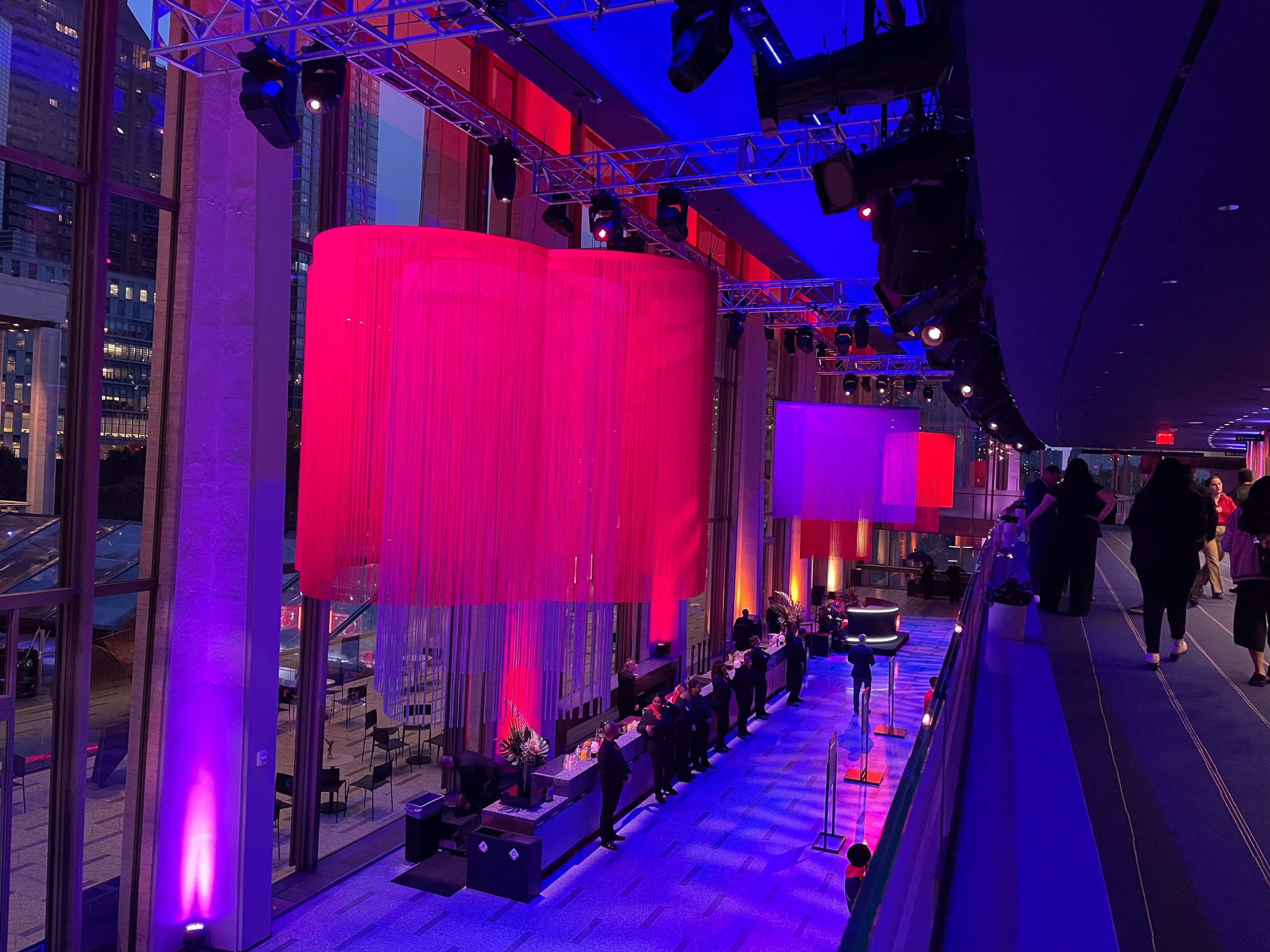  The captivating lighting design for the event accentuated Brandcast’s colorful visual ID and highlighted architectural and scenic details.  