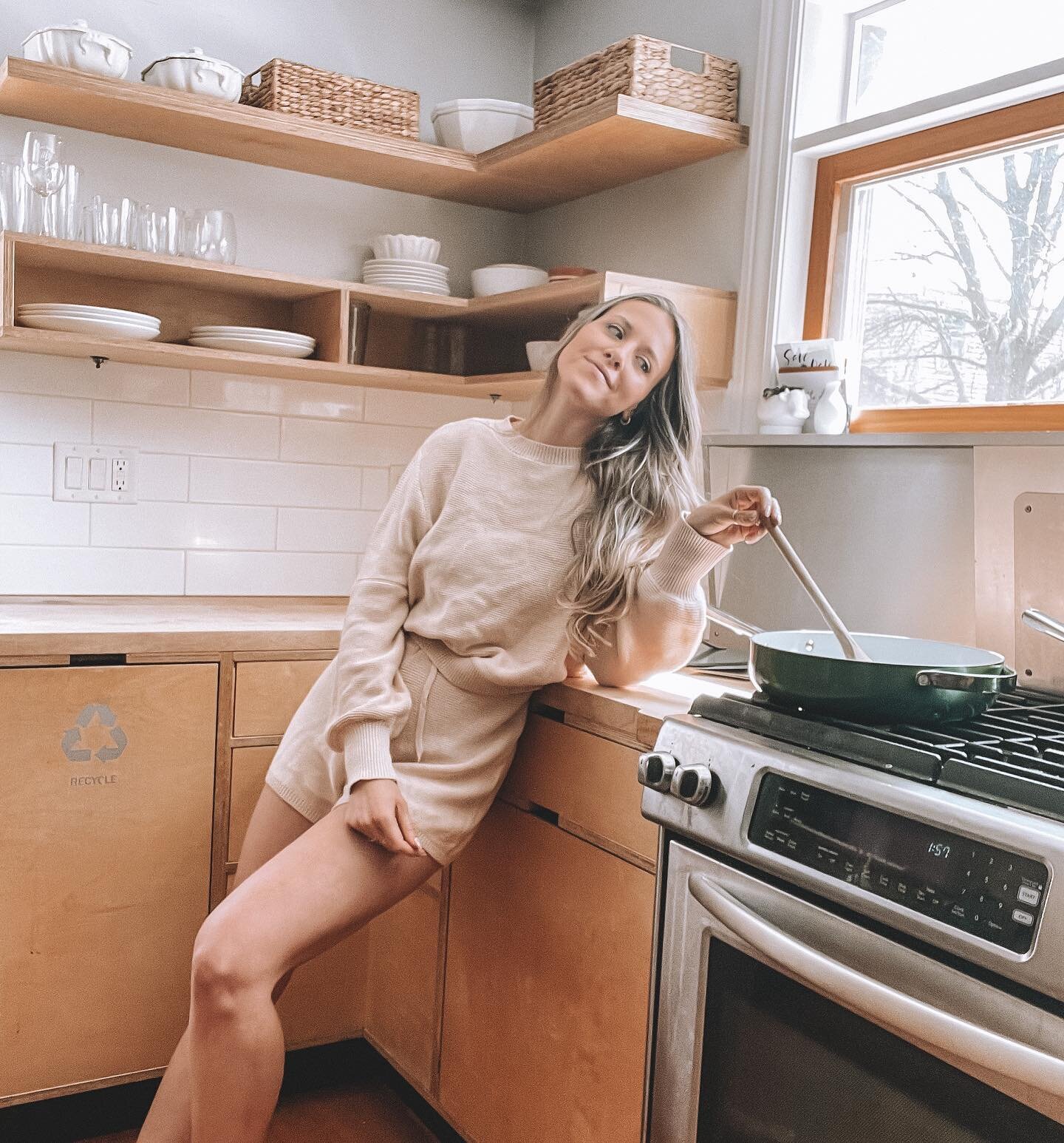 friday vibes // lounge sets + new cookware

i started replacing all of our old cookware a few months ago and our newest saut&eacute;e and sauce pan from @caraway_home is the dreamiest... it&rsquo;s going to go great in our new house too 😉 (more on t