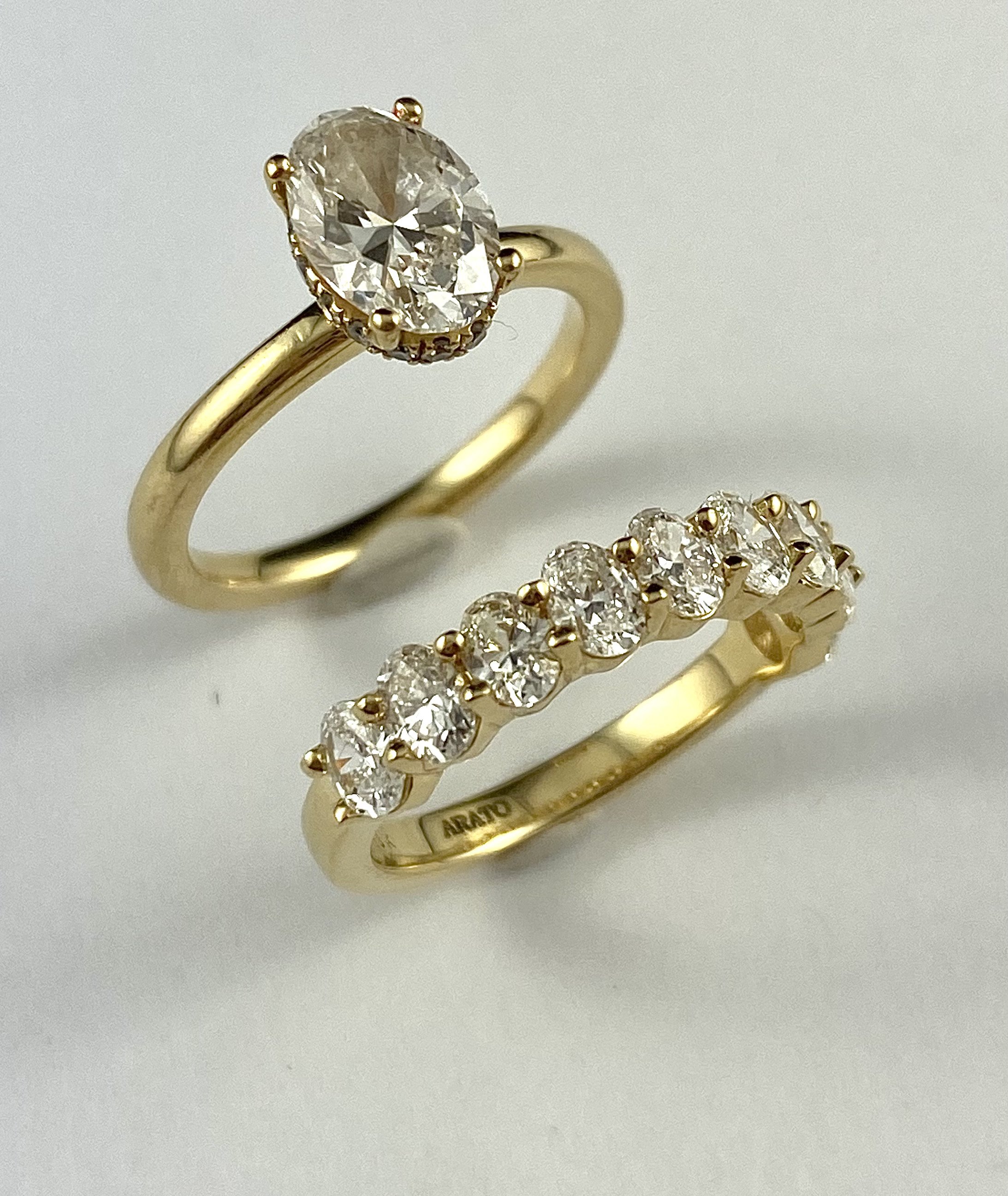 18K Yellow Gold Oval Diamond Wedding Band with 18K Yellow Gold Oval Diamond Engagement Ring