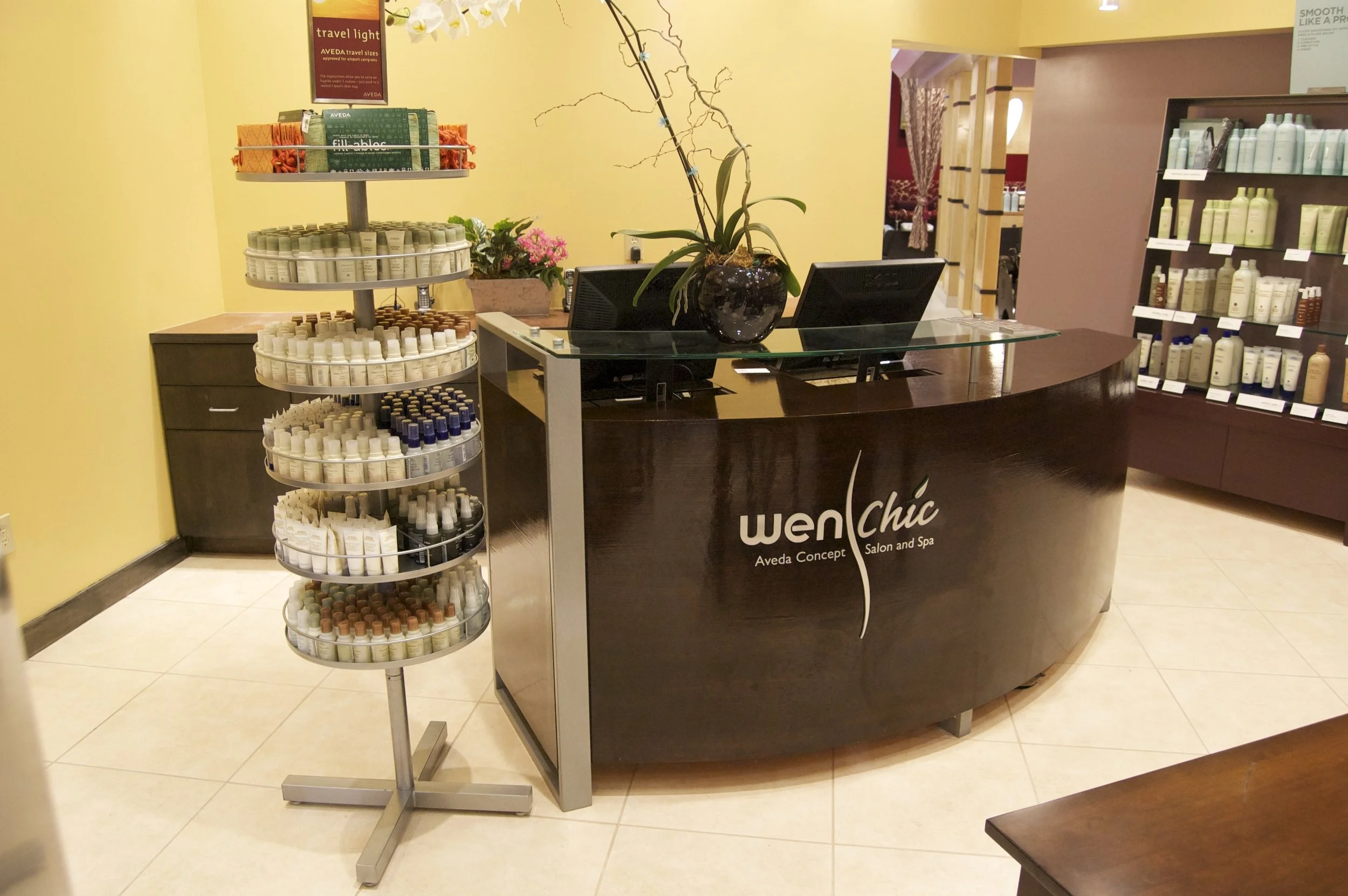 Wen Chic reception desk