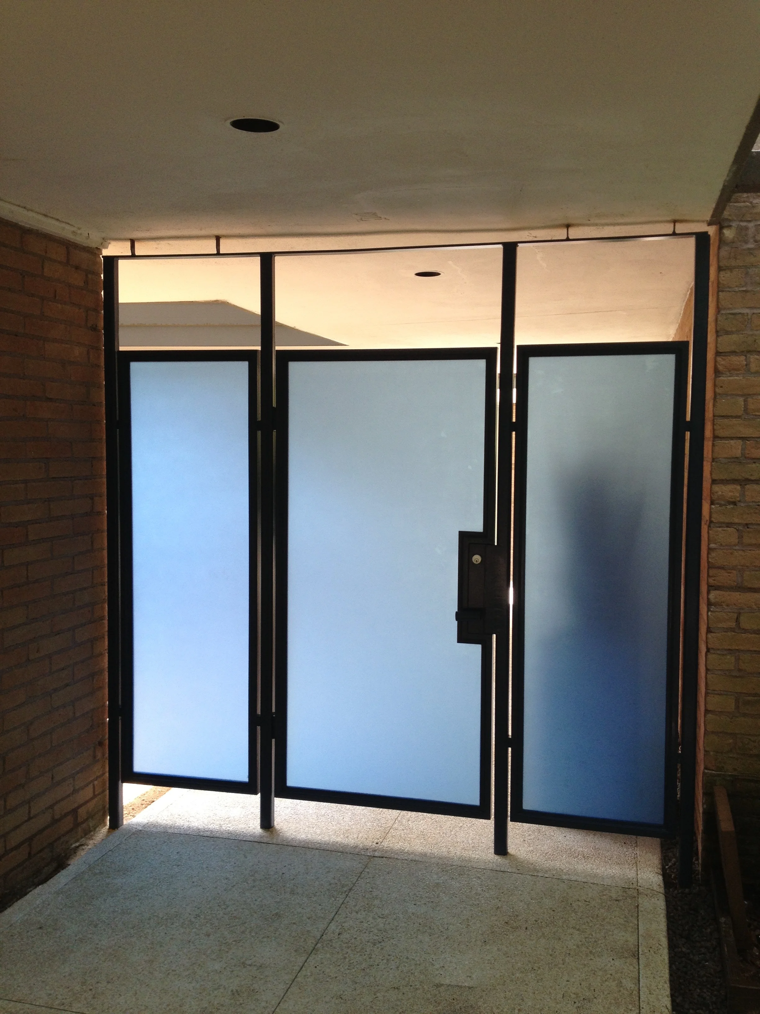 Frosted entrance gate