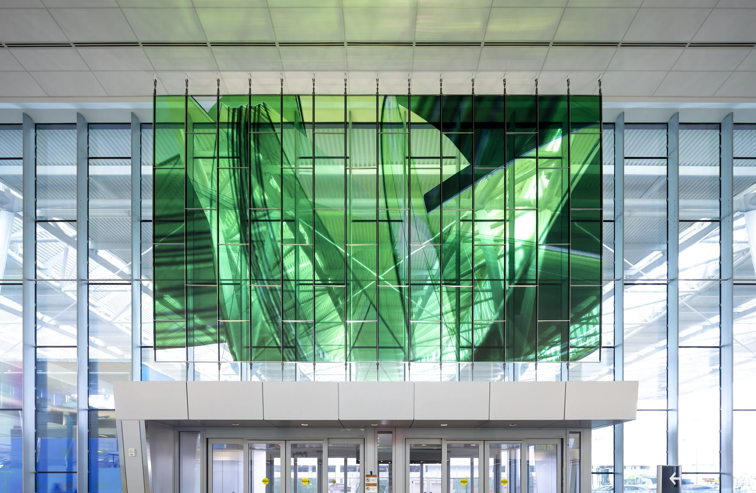 Assembly and Installation of Marta Chilindron -  UNEXPECTED SPACES in Houston IAH Airport