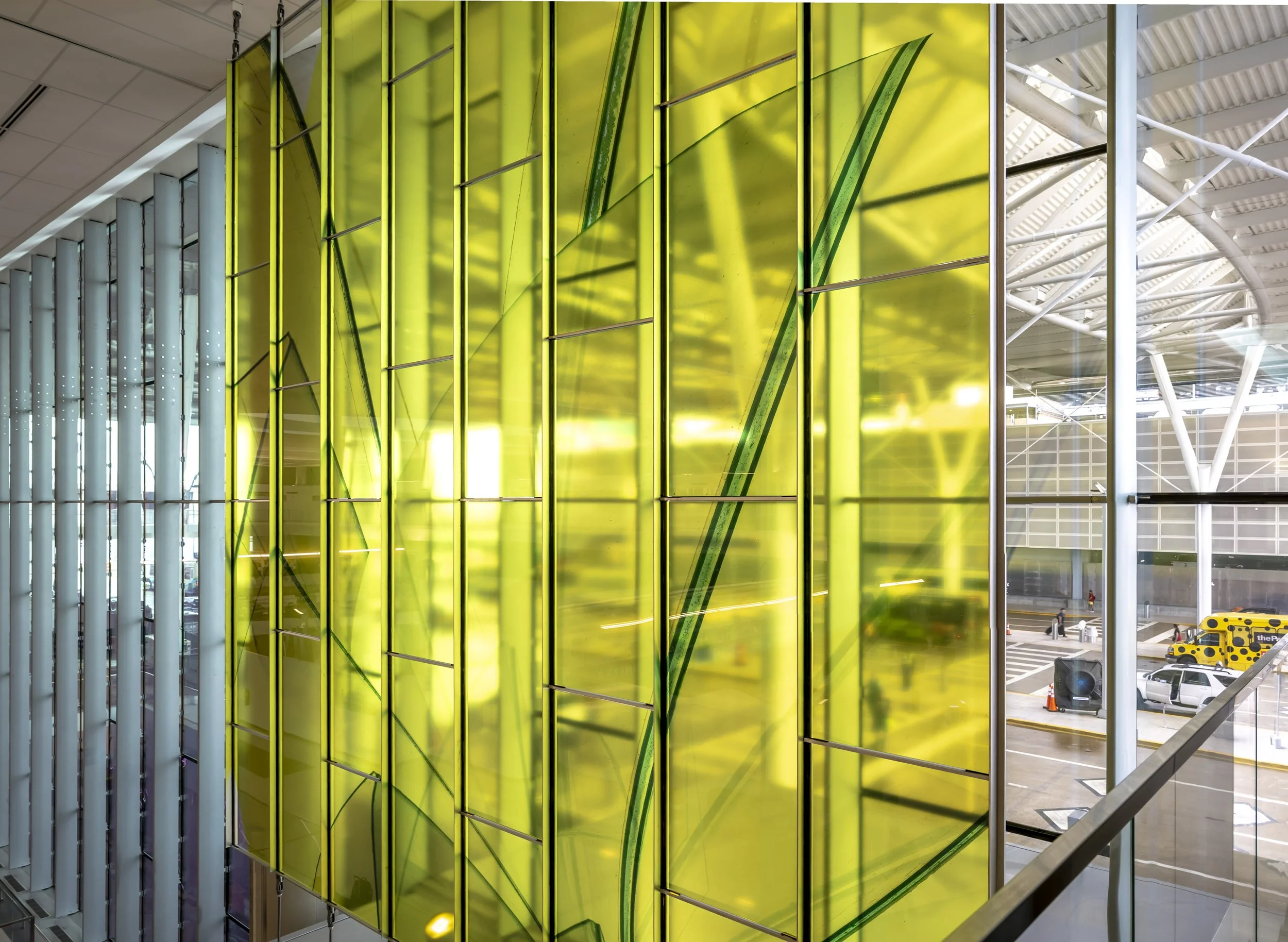 Assembly and Installation of Marta Chilindron -  UNEXPECTED SPACES in Houston IAH Airport