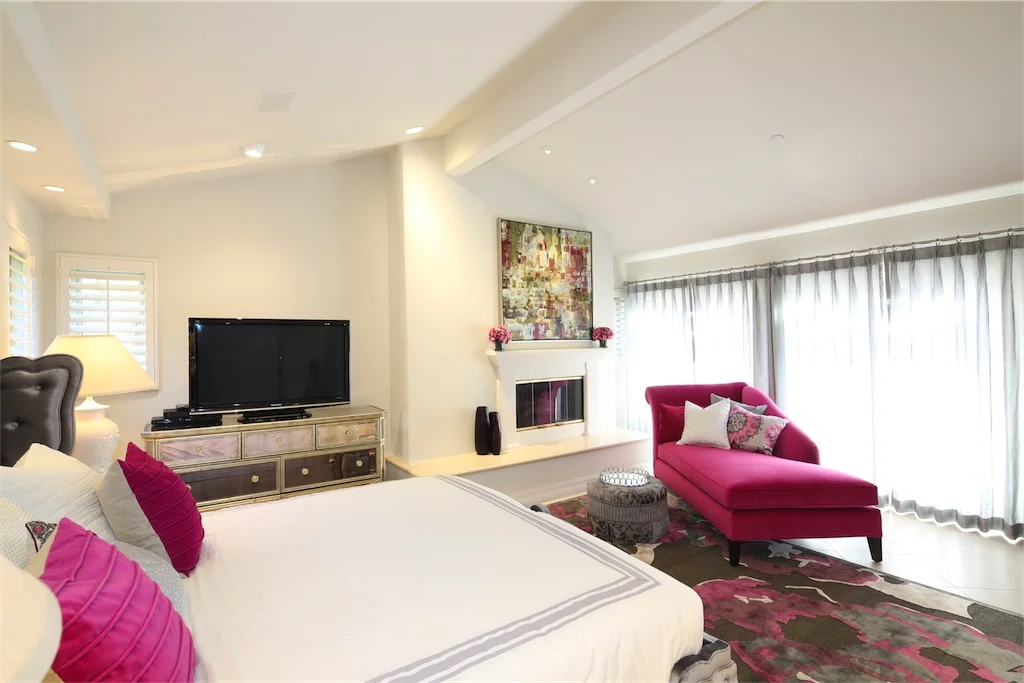 Master Bedroom with Shaise