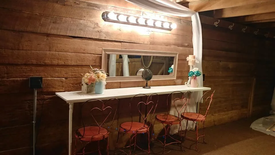 Robards Barn Gallery — Robards Barn & Venue