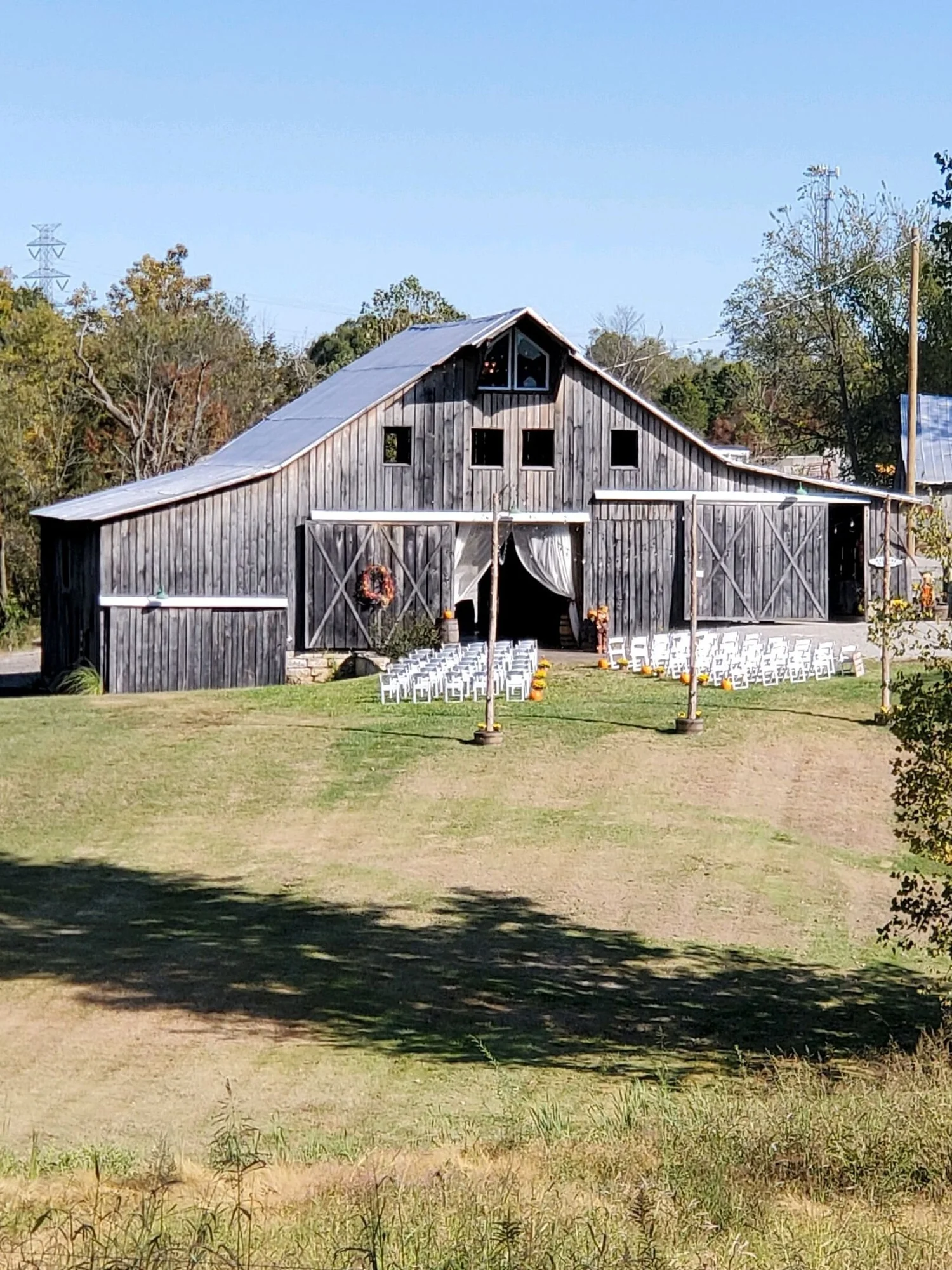Robards Barn Gallery — Robards Barn & Venue