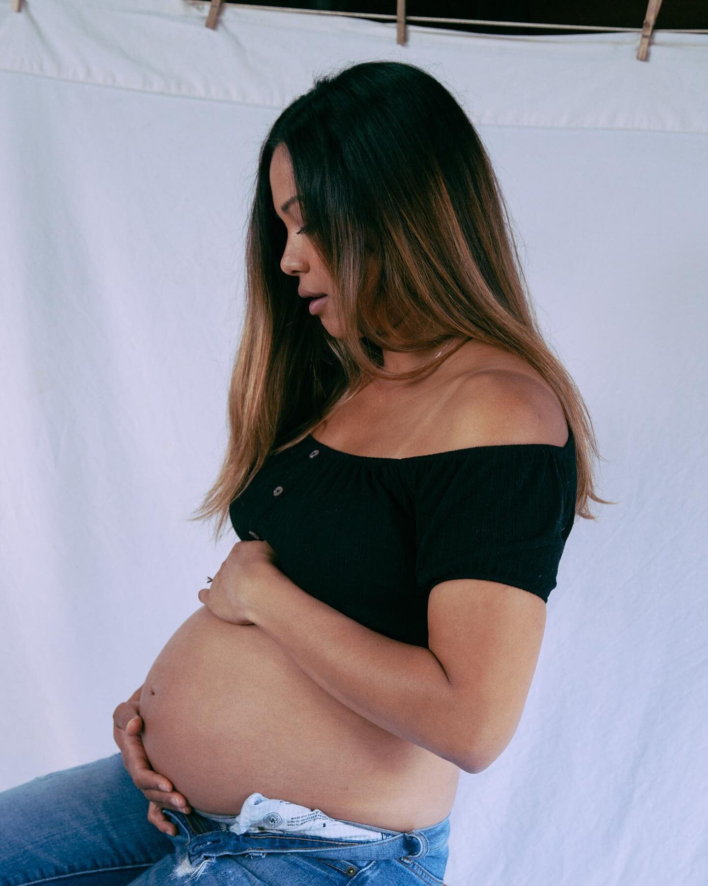 Honored to take maternity portraits for this beautiful human and wonderful friend @bsummergn We can&rsquo;t wait to meet baby boy. ⭐️💙 #maternityphotography #maternityportrait #motherhood #portraitphotography #lifestylephotography #ashevillenc #ashe