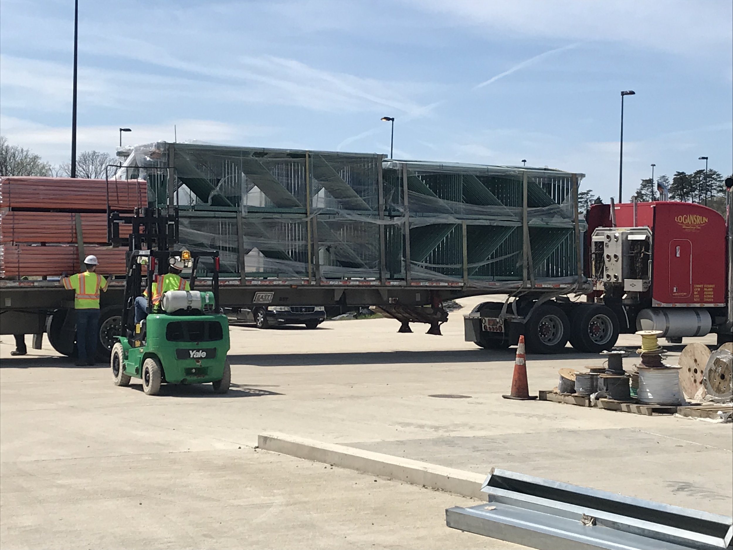 Delivery of pallet rack