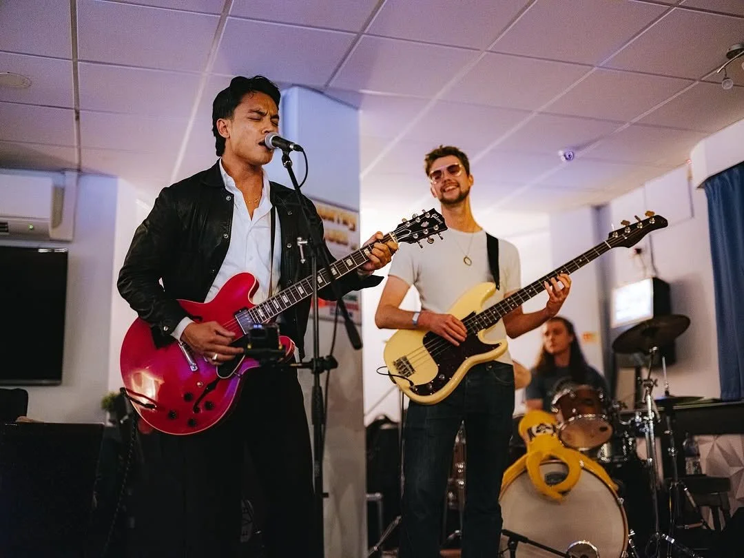 Heavy Leaf &amp; Guests