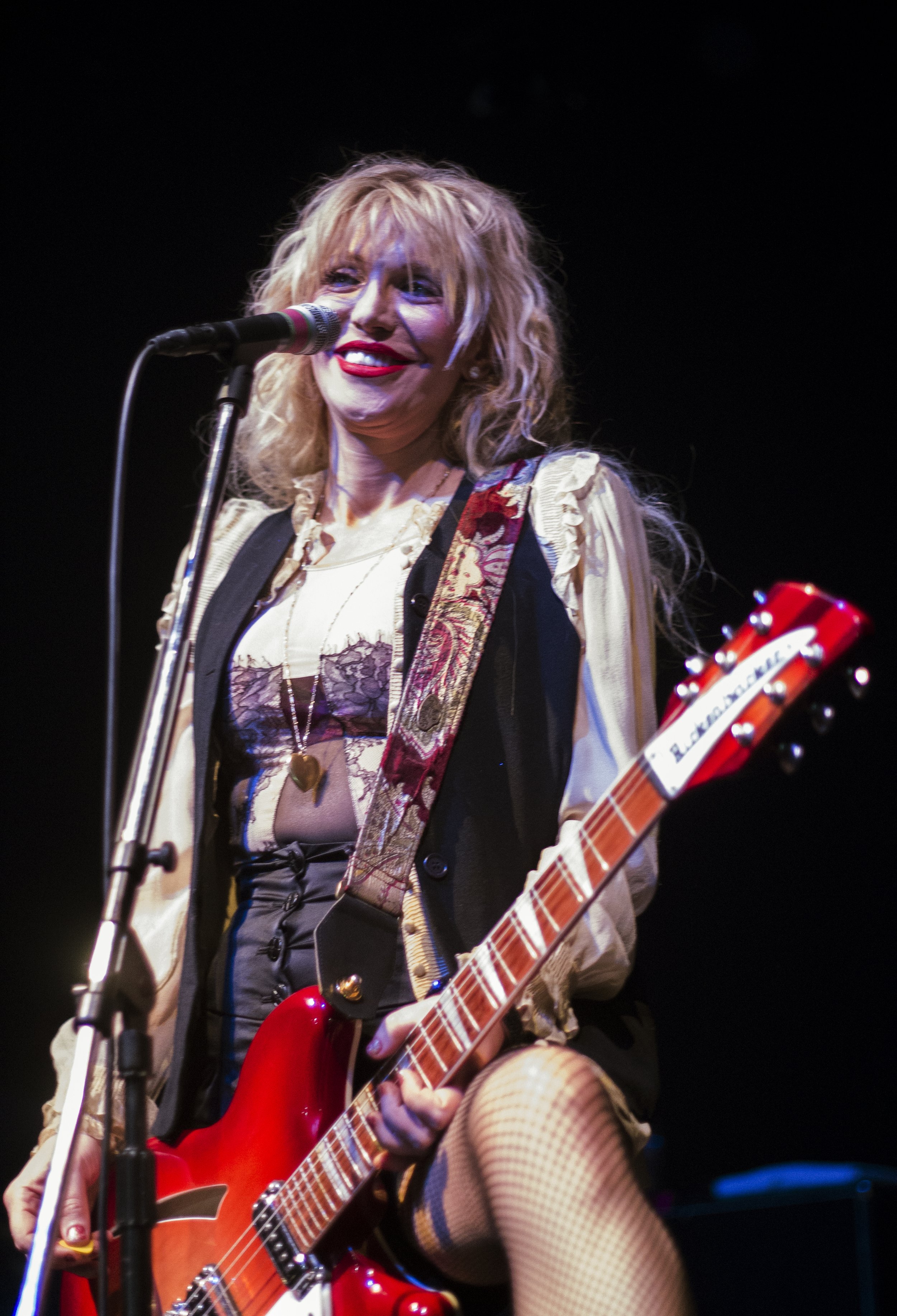 Courtney Love performing live — photo by Wikipedia user pitpony.photography, via Wikimedia Commons, licensed under CC BY-SA