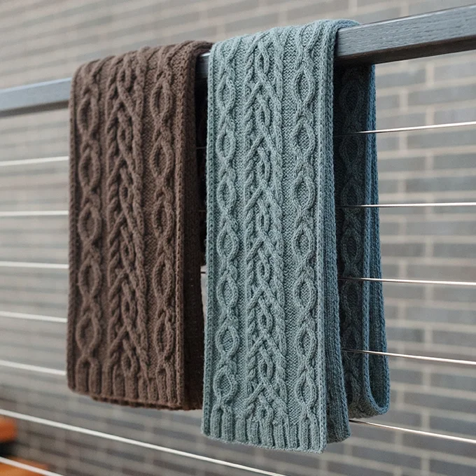 Laurent - Knitting pattern by Julie Hoover