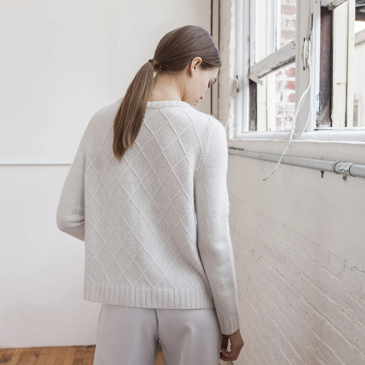 Jesper - Knitting pattern by Julie Hoover