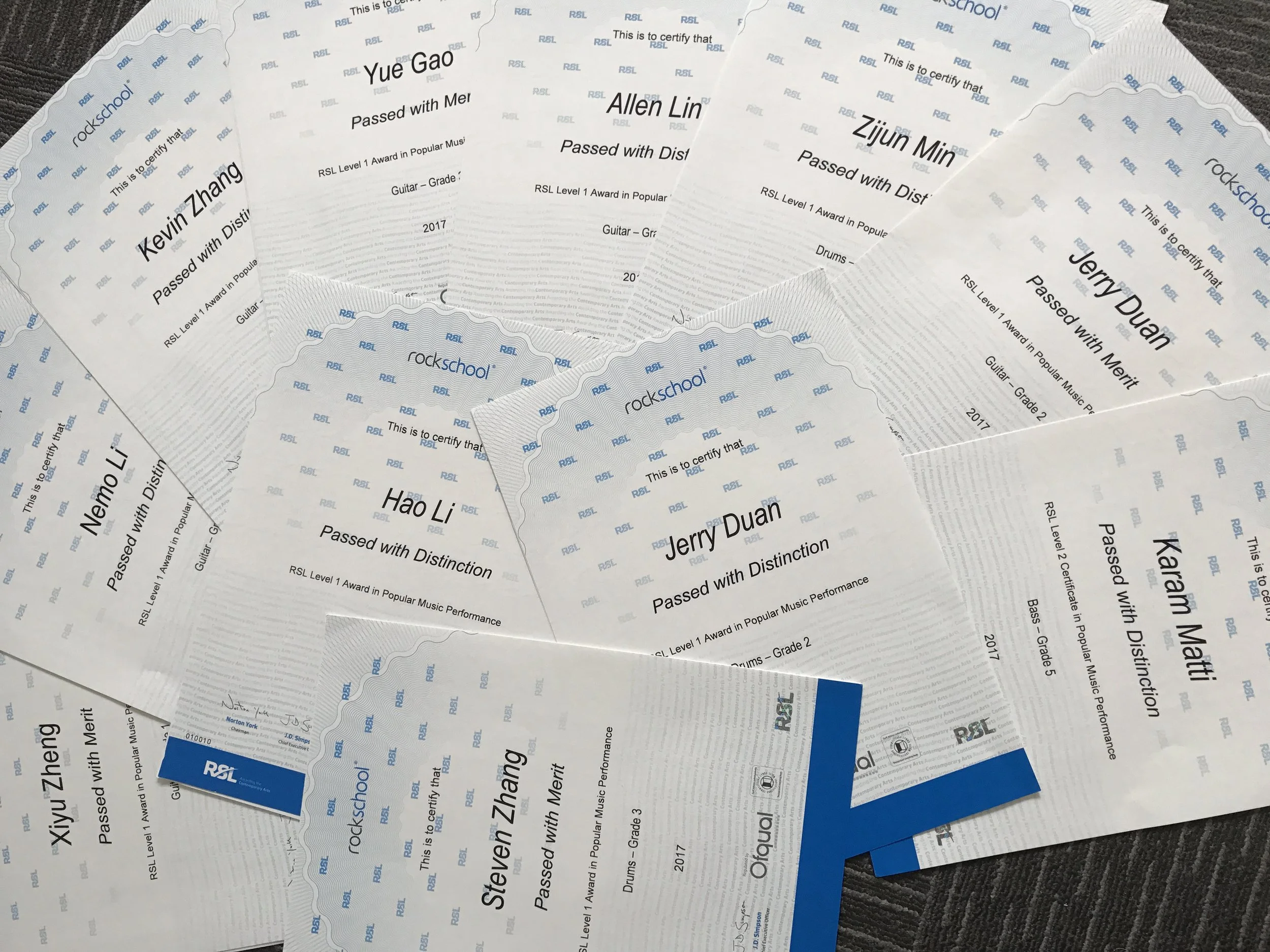 Rockschool證書Aug 2017.JPG