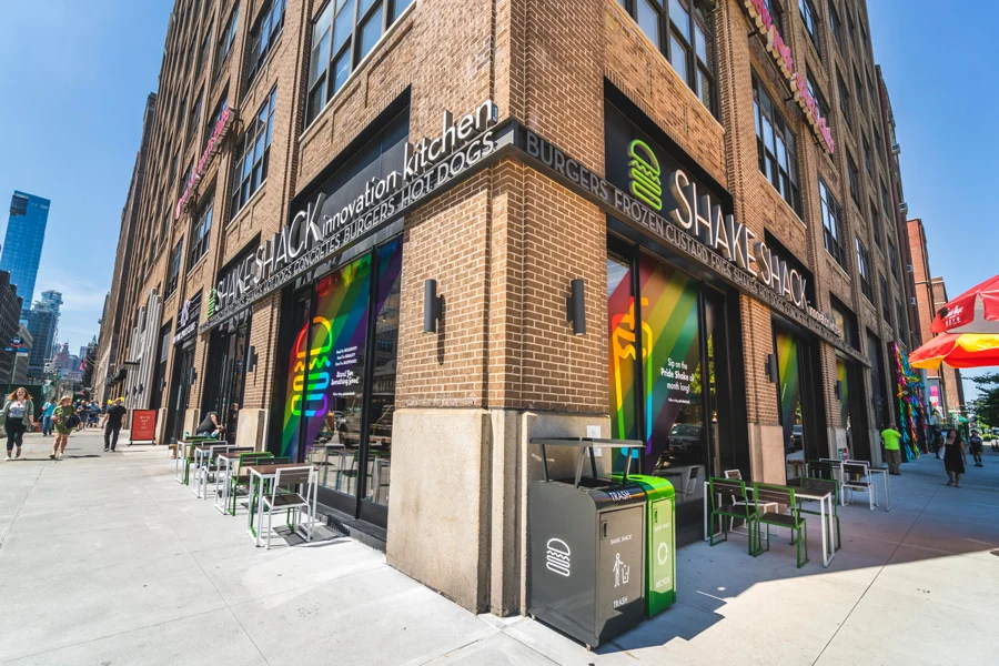 2019-pride_03_web.png