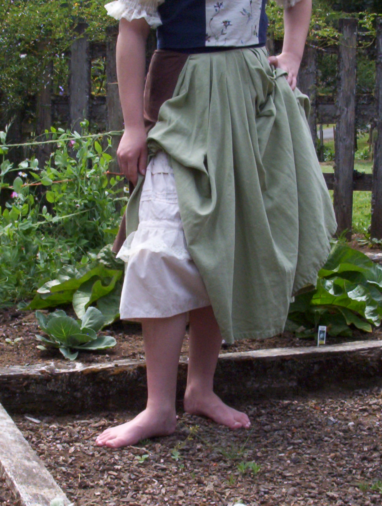 Bekah's Hobbit Dress 013.jpg